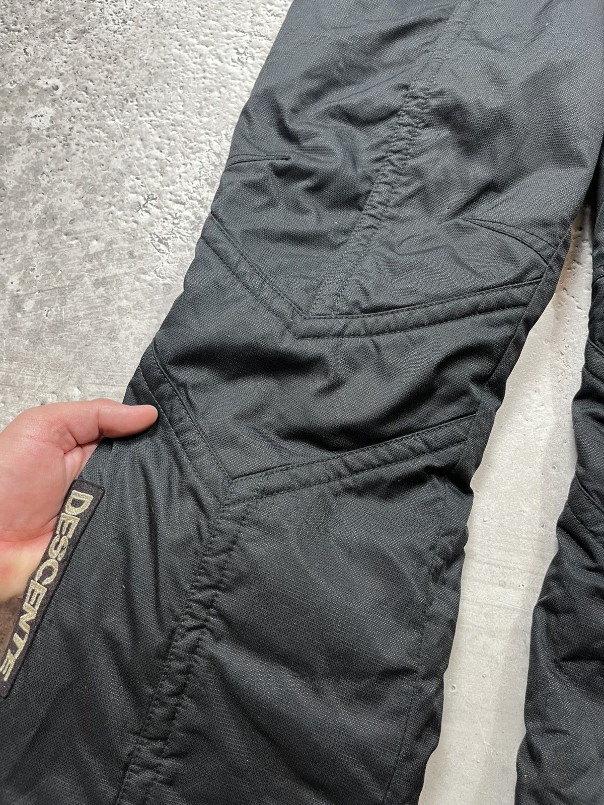 Descente × Vintage Vintage Descente Ski Pants Men’s L Black Technical Trousers Size US 28 / EU 44 - 7 Thumbnail