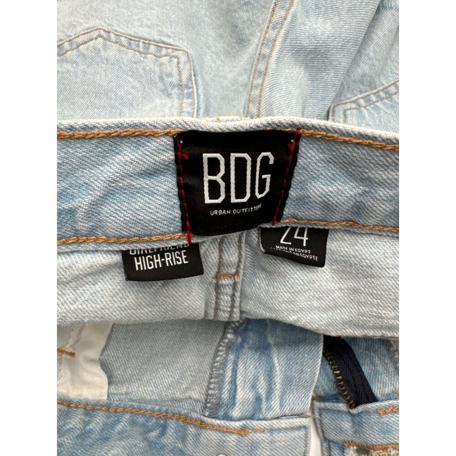 Urban Outfitters BDG Girlfriend High-Rise Distressed Denim Shorts Size 24 Size 24" / US 00 / IT 34 - 6 Thumbnail