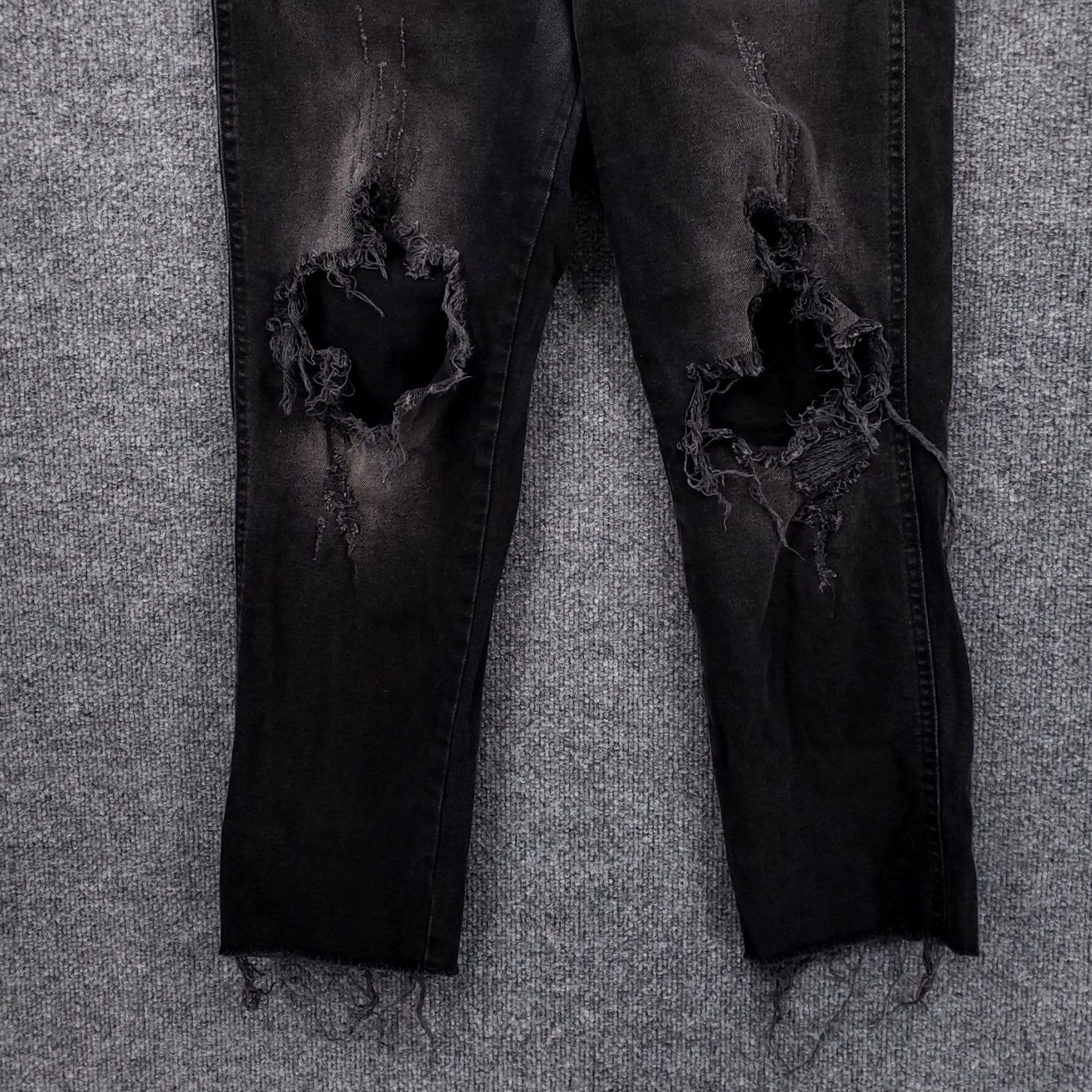 H&M H&M Jeans Womens 12 Black Button Fly Mid Rise Ankle Crop Denim Distressed Size 34" / US 12 / IT 48 - 3 Thumbnail