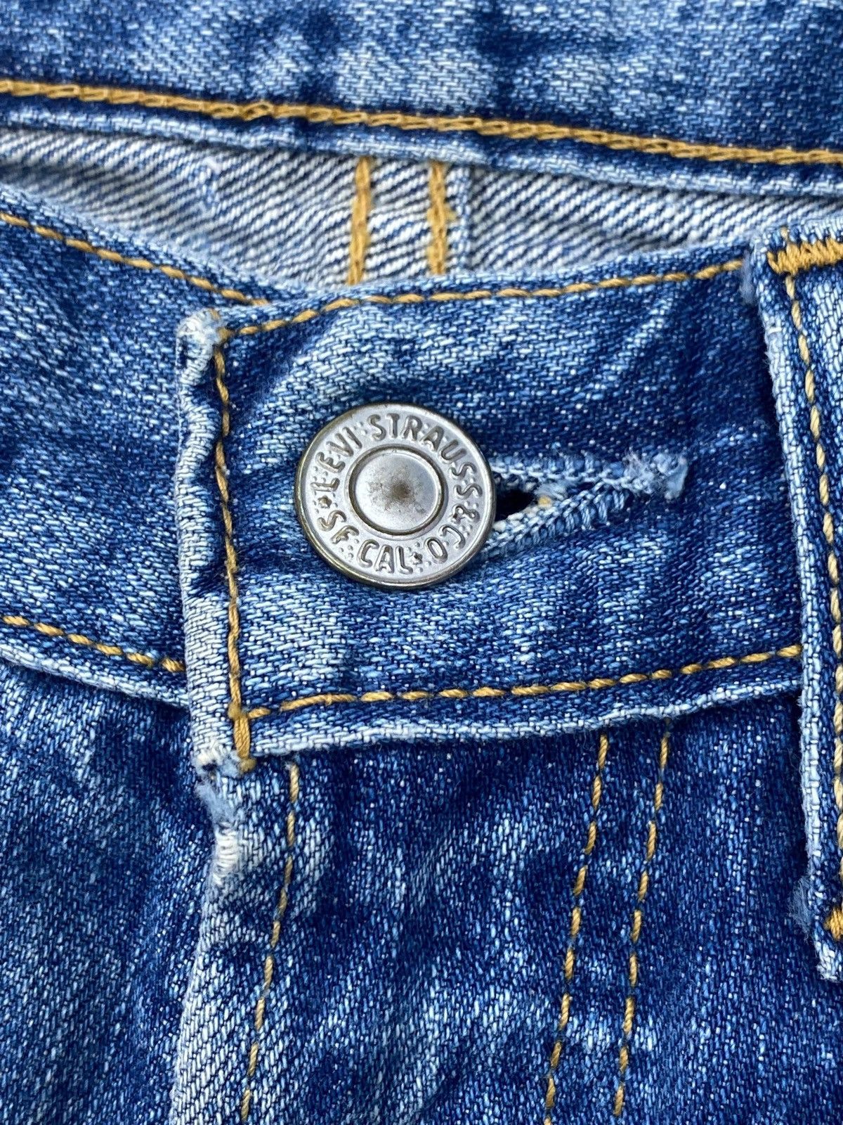 Levi's Vintage Levi’s Faded Wash Ripped Style Loose Jeans Size US 28 / EU 44 - 13 Thumbnail