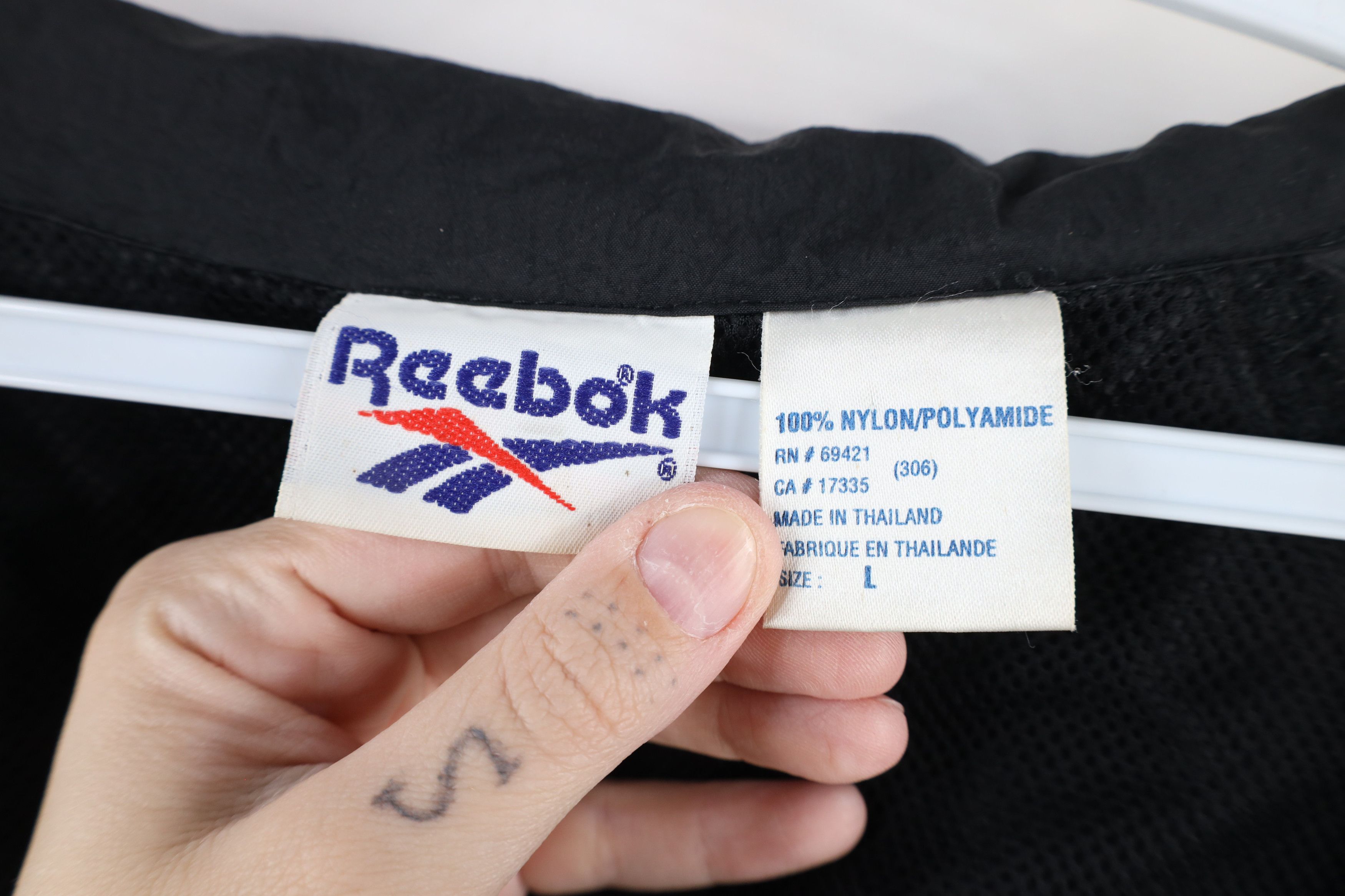 Reebok × Vintage Vintage 90s Reebok Spell Out Hooded Windbreaker Jacket Black Size US L / EU 52-54 / 3 - 9 Thumbnail