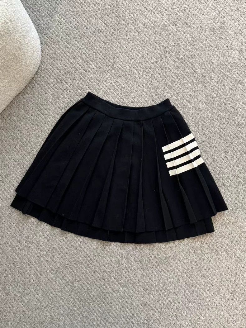 Thom Browne Thom browne Black four-striped wool pleated skirt short ski Size 25" / US 0 / IT 36 - 1 Thumbnail