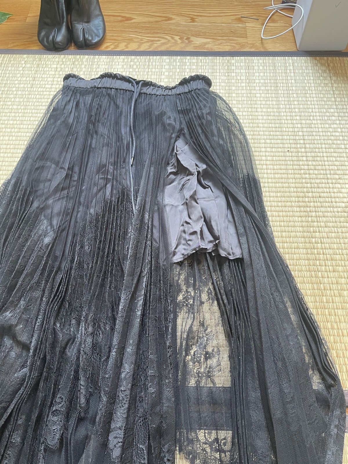 Sacai Sacai black lace pleated skirt with open seam Size 26" / US 2 / IT 38 - 5 Thumbnail