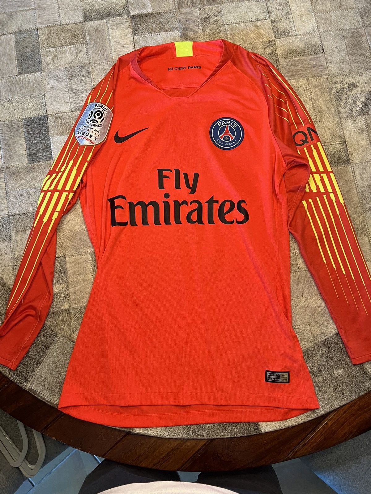 Nike PSG 2018/19 GK Shirt “Buffon” Size US M / EU 48-50 / 2 - 2 Thumbnail