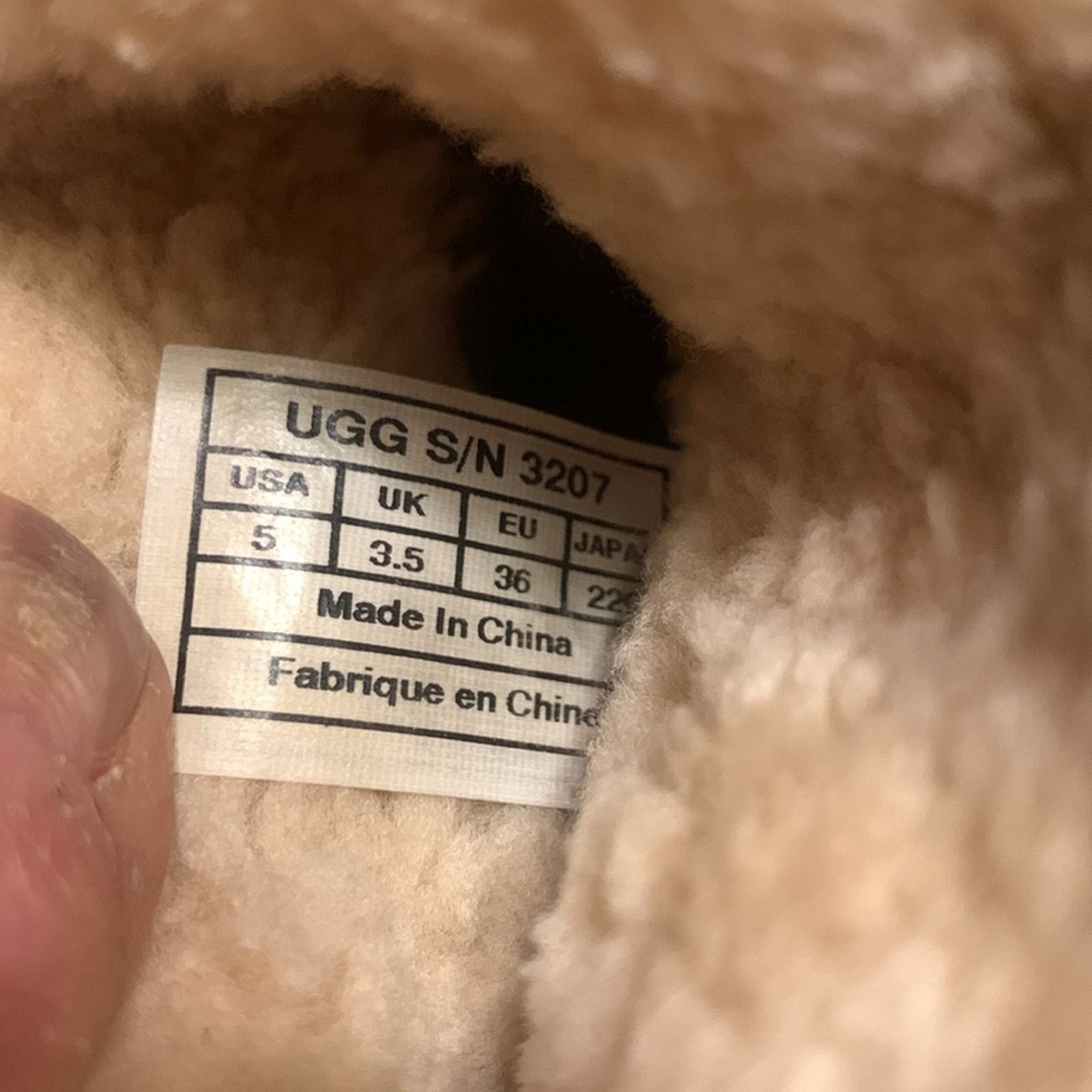 Ugg Uggs Lynnea black leather shearling clogs with studs detail Size US 5 / IT 35 - 8 Thumbnail