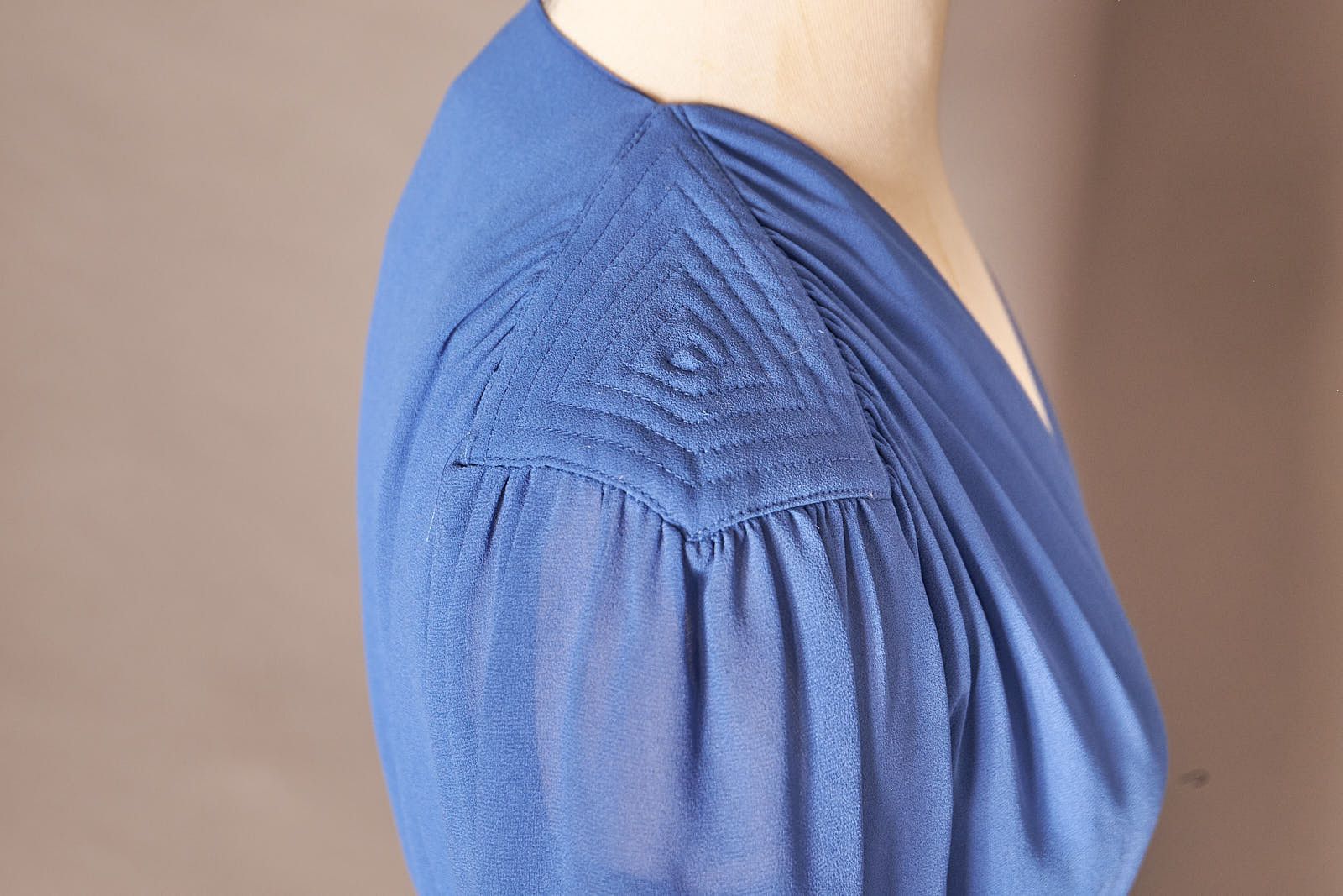 Pierre Cardin 1970s Pierre Cardin Blue Wrap Dress Size XS / US 0-2 / IT 36-38 - 6 Thumbnail