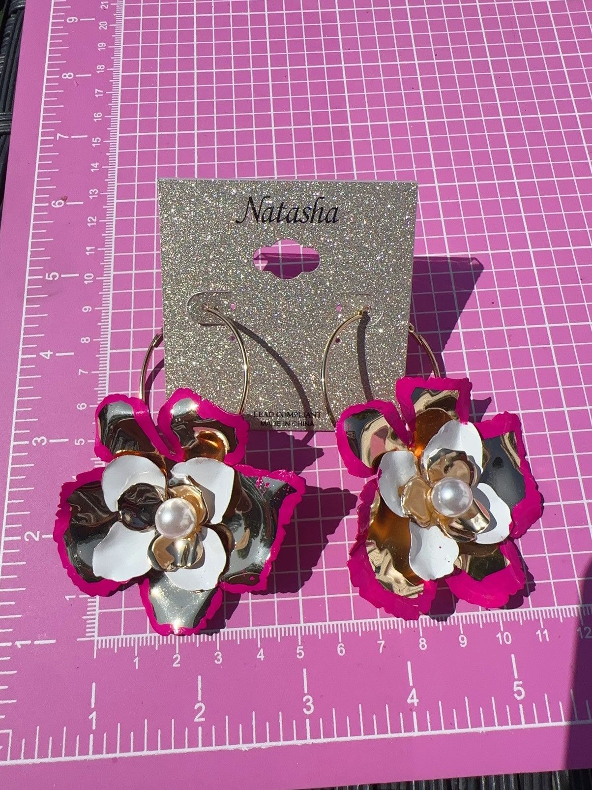 Designer Natasha gold tone pink white large flower pearl earrings Size ONE SIZE - 1 Thumbnail