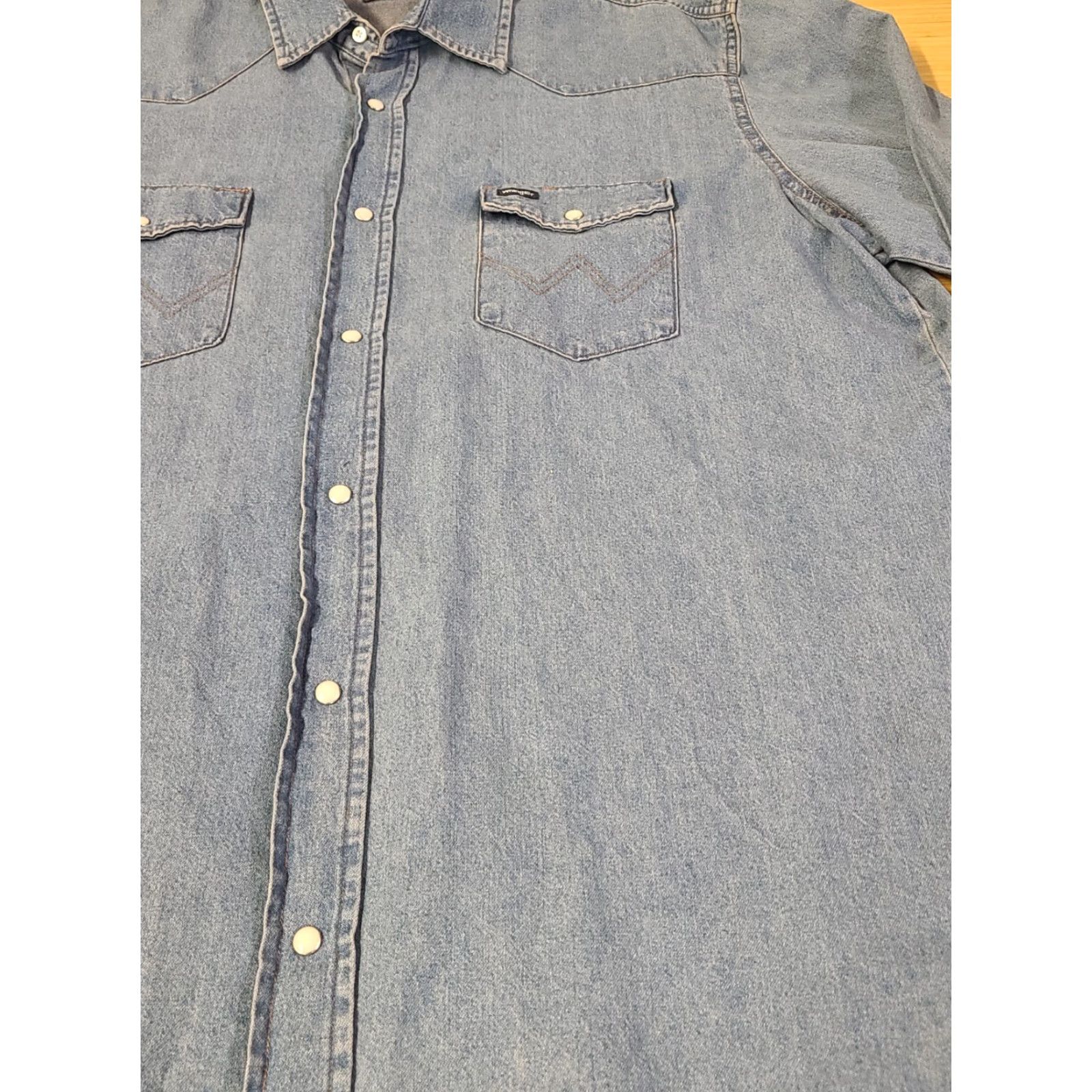 Wrangler VINTAGE Wrangler Denim Blue Denim Pearl Snap Long Sleeve 2XLT Tall Shirt Men Western Cowboy Logo Classic Work Size US XXL / EU 58 / 5 - 2 Thumbnail
