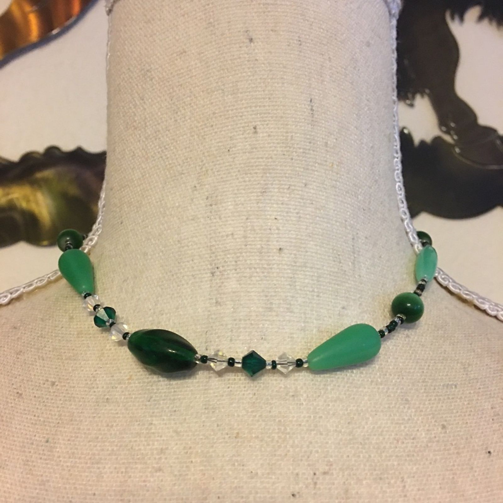 Handmade Artisan green tone beaded choker necklace Size ONE SIZE - 1 Thumbnail