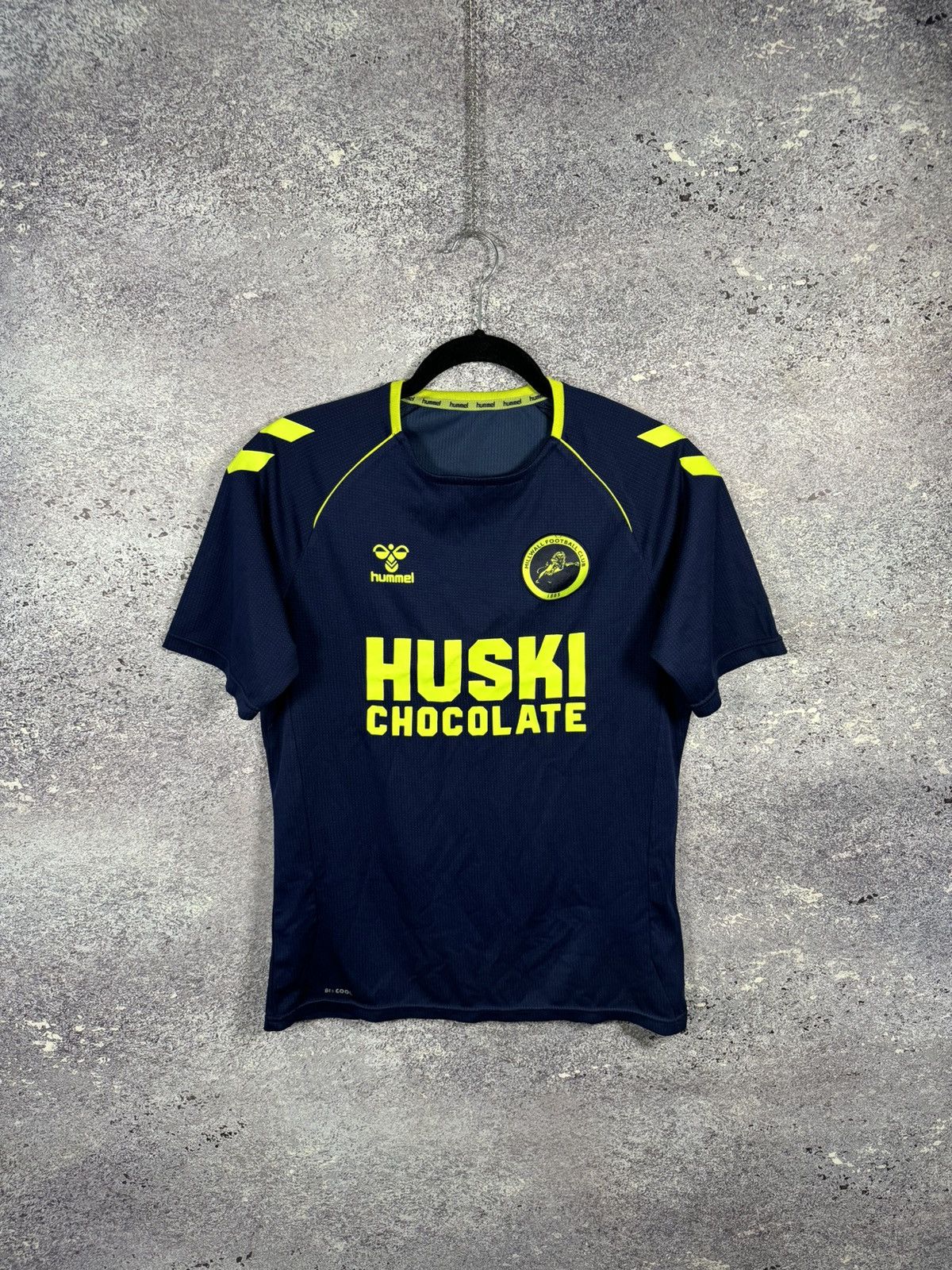 Hummel × Vintage Vintage Millwall FC 2022/23 Hummel Jersey Blokcore Small Size US S / EU 44-46 / 1 - 1 Thumbnail