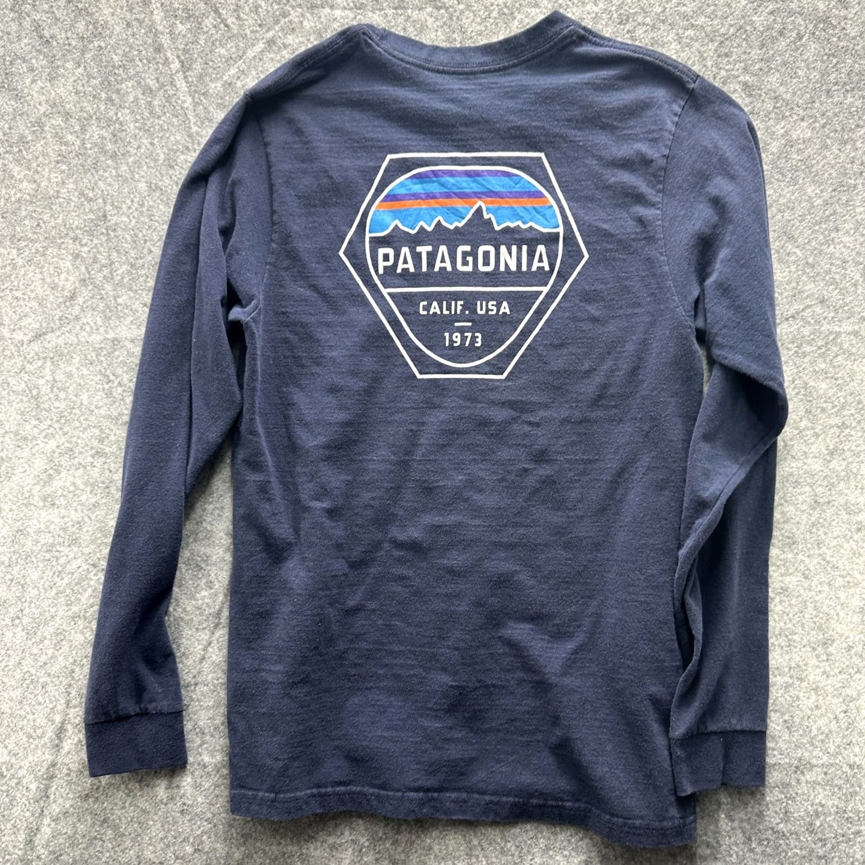 Patagonia Patagonia Shirt Mens XS Long Sleeve Cali USA 1973 Outdoor Hiking Logo Graphic Print Navy Blue T-Shirt Regular Womens? Size US XS / EU 42 / 0 - 2 Thumbnail