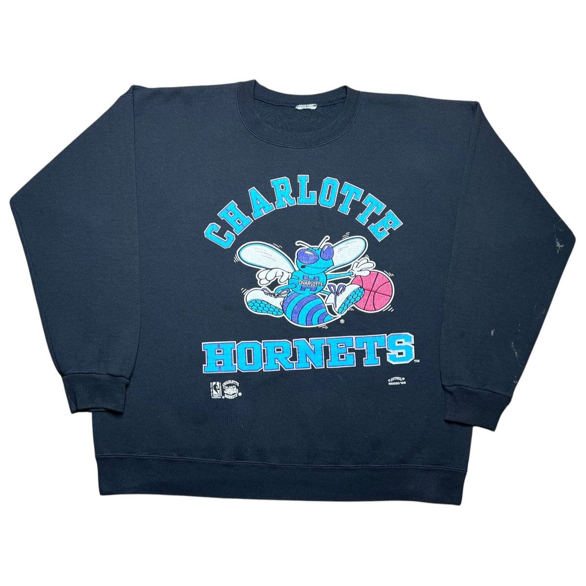 Nutmeg Vintage 1990s NBA Charlotte Hornets Nutmeg Black Sweatshirt Size US XXL / EU 58 / 5 - 1 Thumbnail