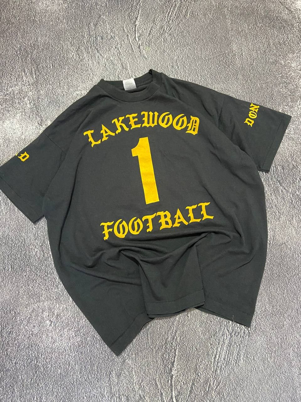 Vintage Vintage Lakewood football 90s distressed faded tee Size US XL / EU 56 / 4 - 1 Thumbnail