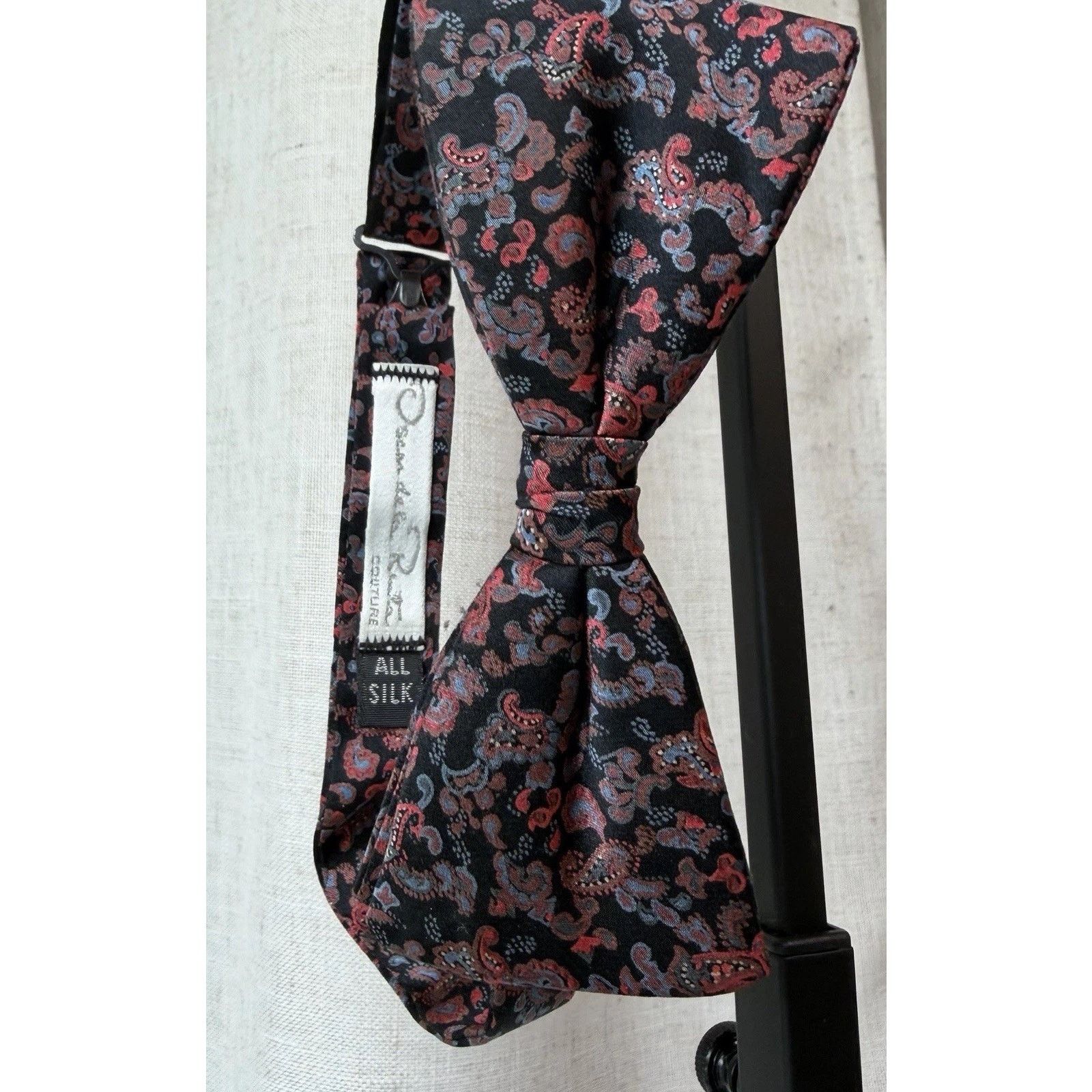Oscar De La Renta Oscar de la Renta Vintage Silk Bow Tie BlackRed Paisley USA Size ONE SIZE - 8 Thumbnail