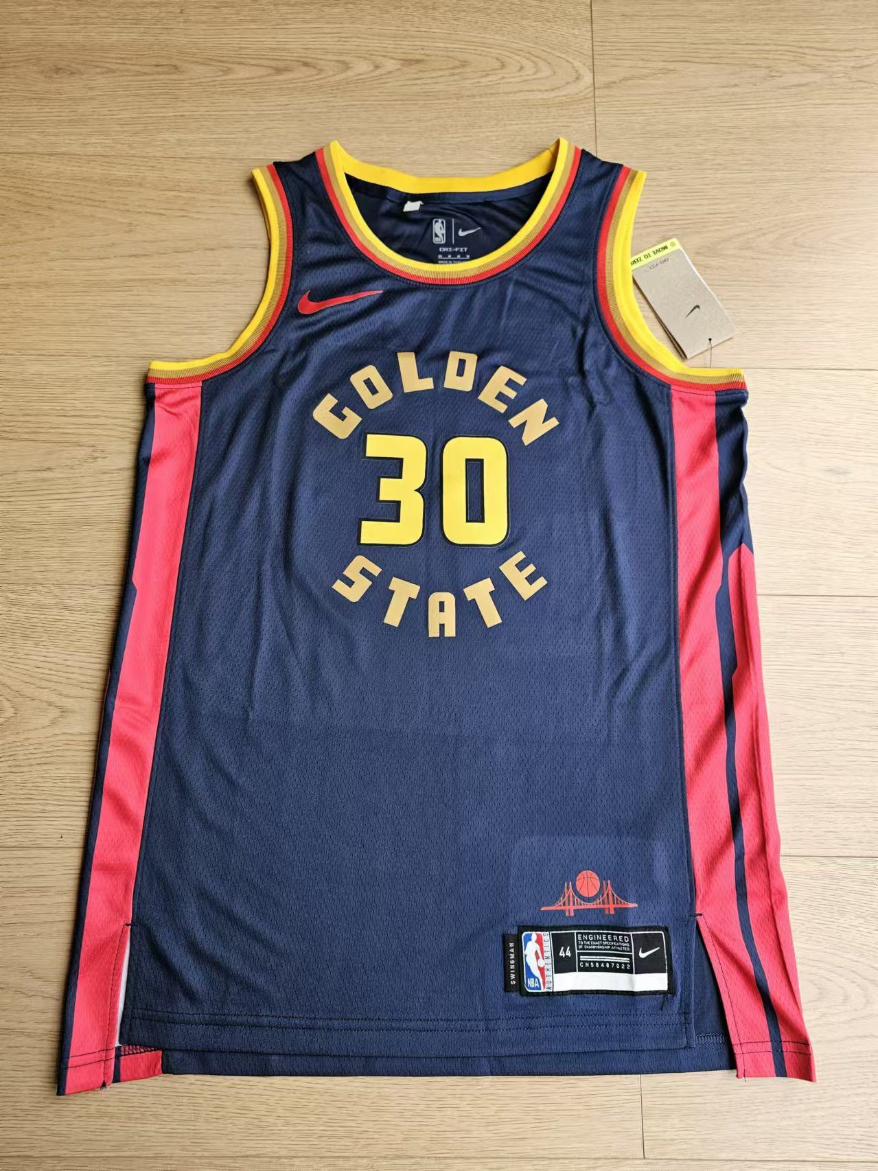 NBA Warriors #30 Stephen Curry Jersey M Size US M / EU 48-50 / 2 - 1 Thumbnail
