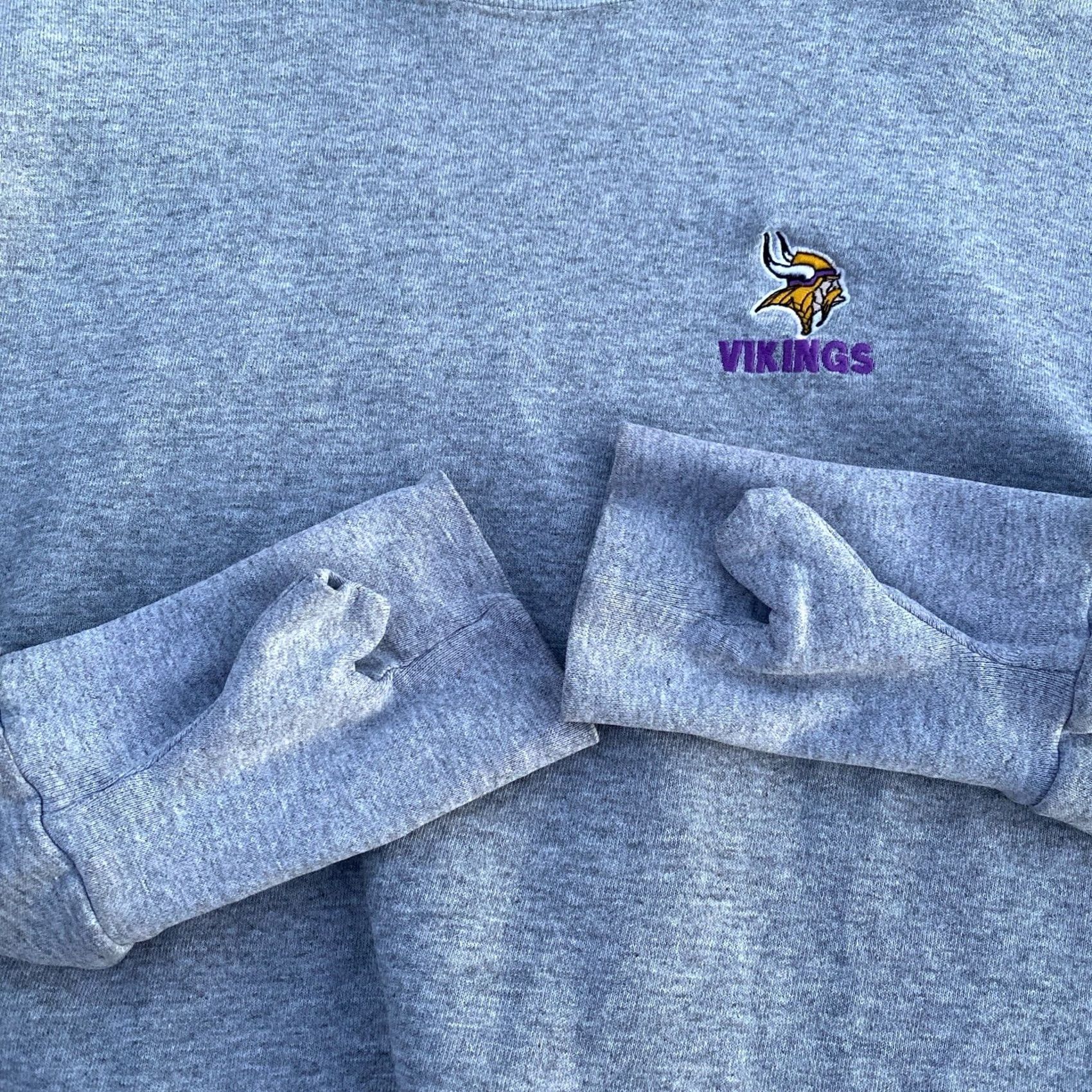 Vintage VINTAGE Hand Cuffs Sweatshirt Mens XL Minnesota Vikings Cotton Blend USA Made Red Plain Solid Pattern Pullover Hand Warmers USA Vikings Mens XL Size US XL / EU 56 / 4 - 3 Thumbnail