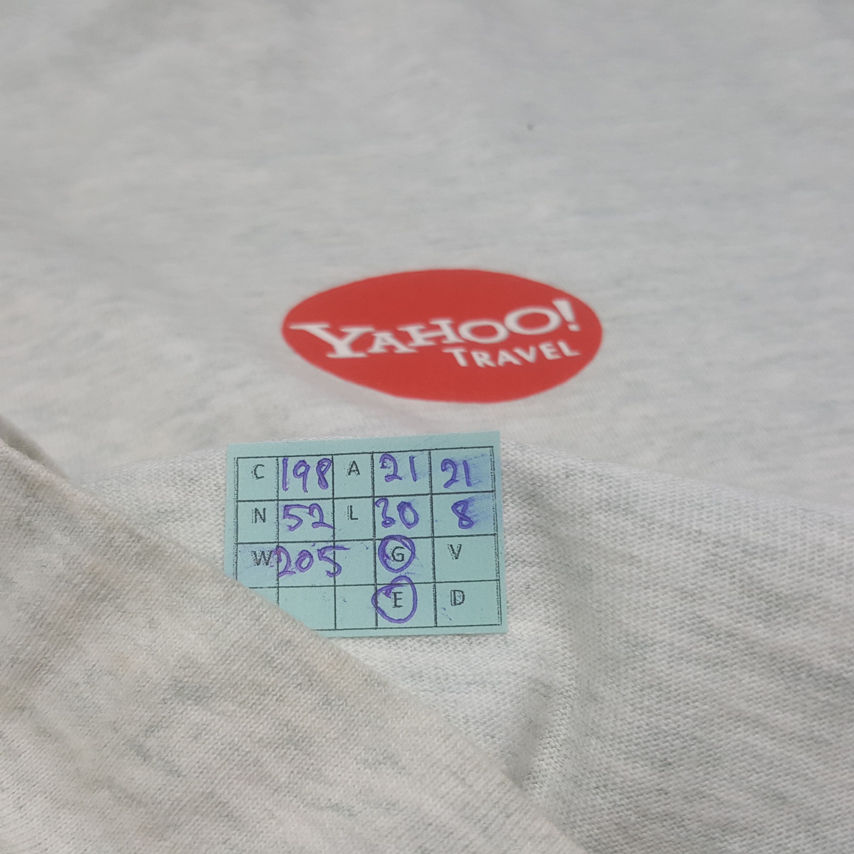 Vintage Vintage Yahoo Travel T-shirt Size US L / EU 52-54 / 3 - 10 Thumbnail