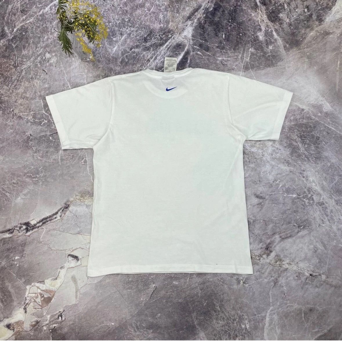Nike Vintage Nike T shirt Centre Logo White Streetwear Mens Sz S Size US S / EU 44-46 / 1 - 4 Thumbnail
