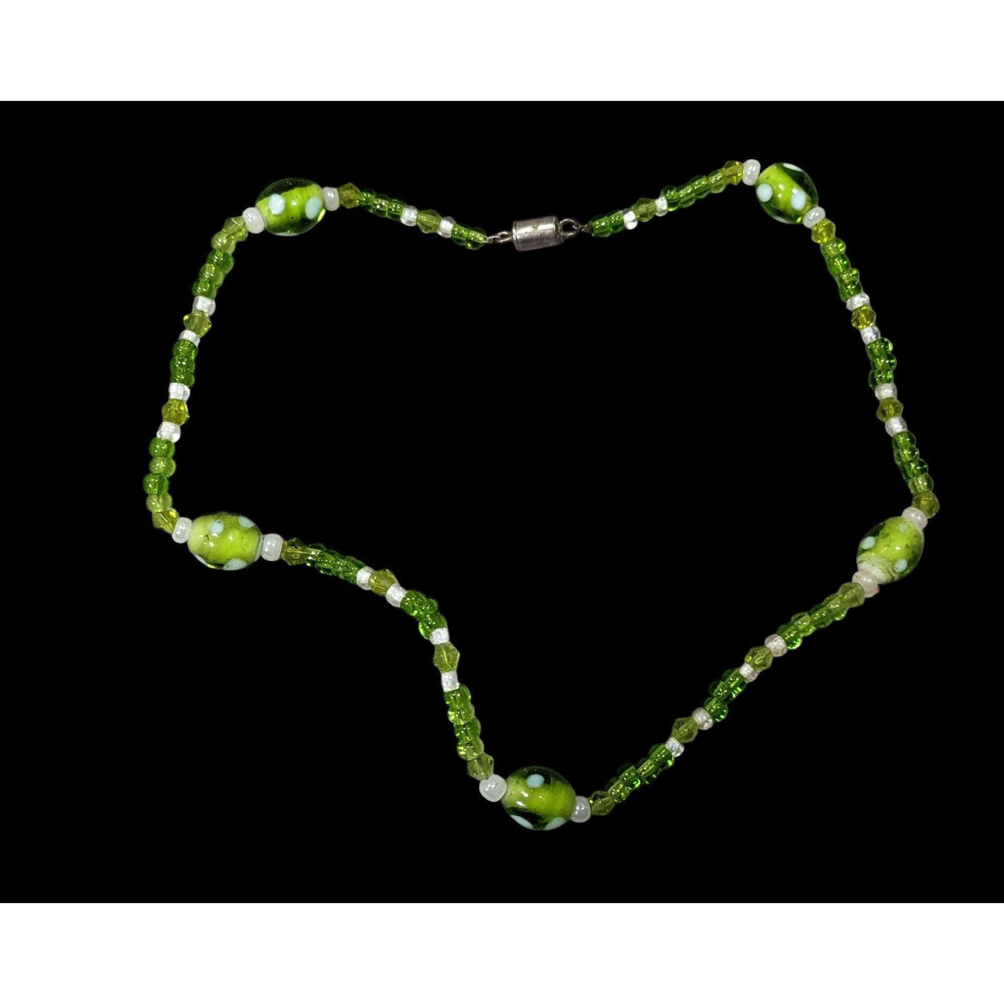Other Handmade Cottagecore Green Glass Beaded Necklace Size ONE SIZE - 1 Thumbnail