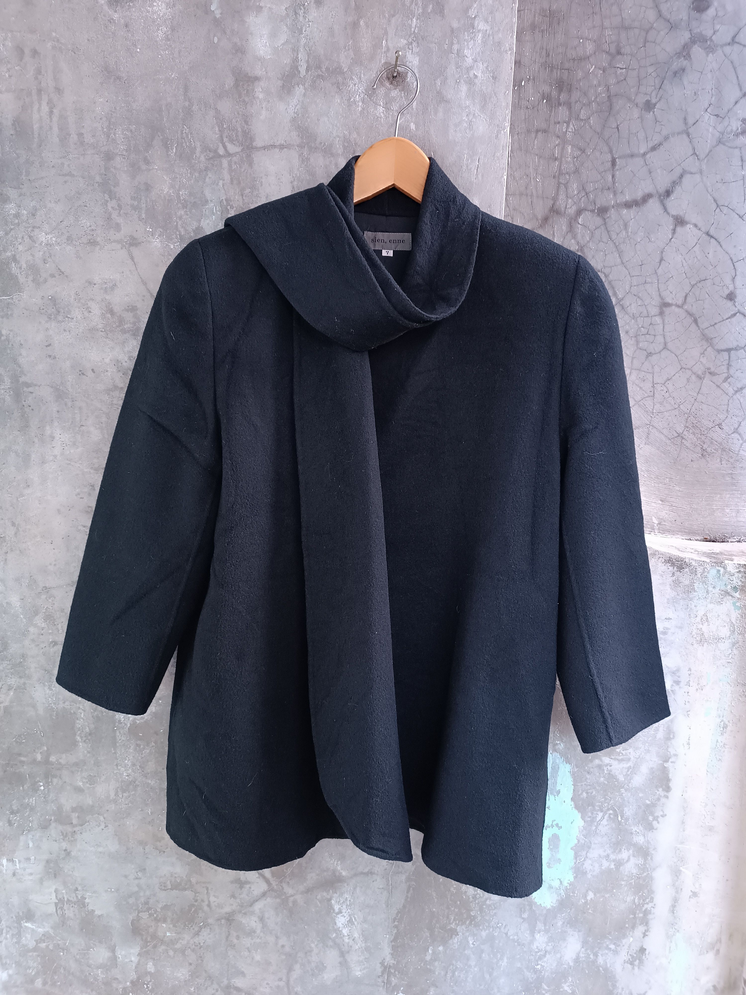 Japanese Brand SIEN, ENNE BLACK WOOL BLAZER WITH UNIQUE FUR SCARF Size M / US 6-8 / IT 42-44 - 5 Thumbnail