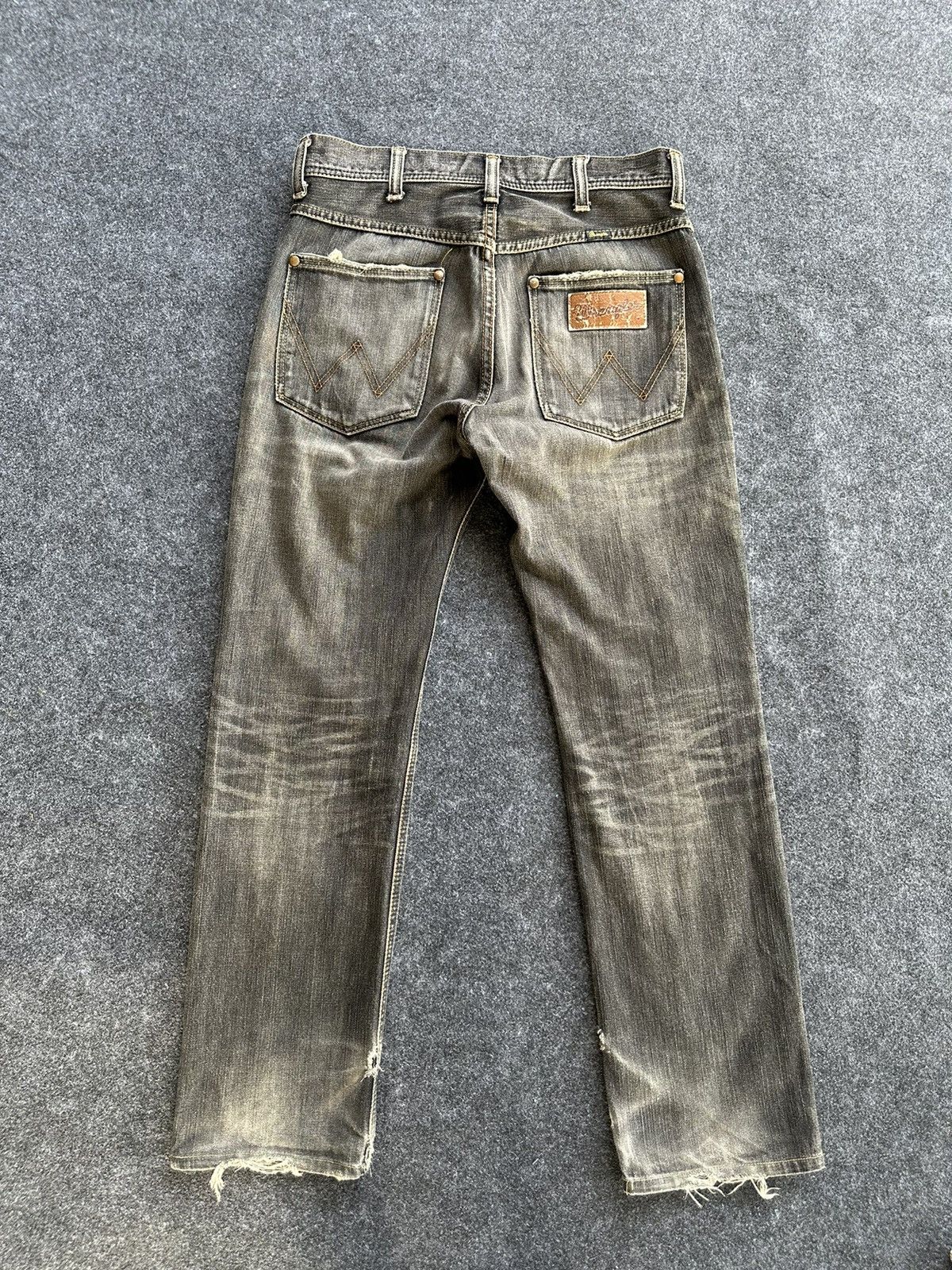 Wrangler Vintage Black Faded Distressed Denim F88