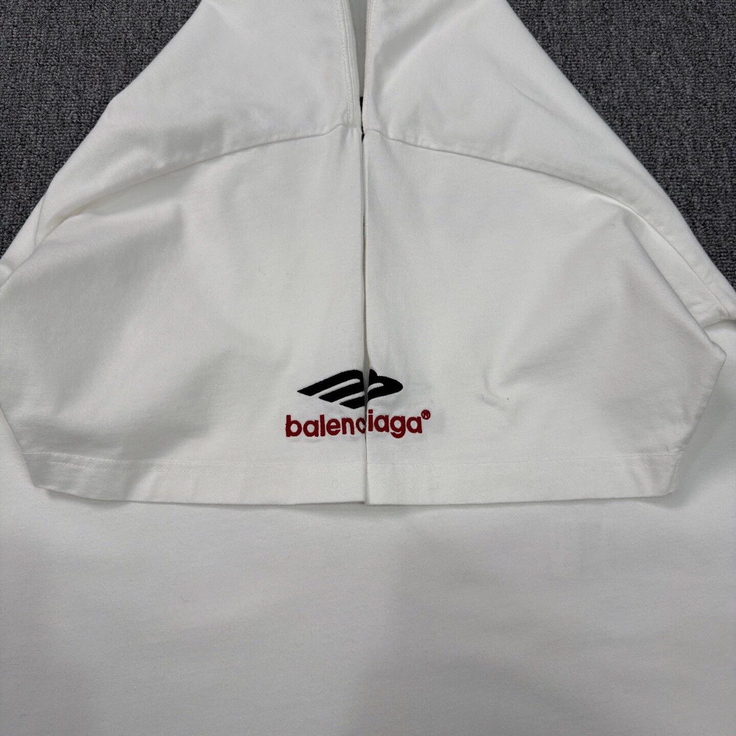 Balenciaga Balenciaga Embroidered Logo White Short Sleeve T S Near New Size US S / EU 44-46 / 1 - 7 Thumbnail