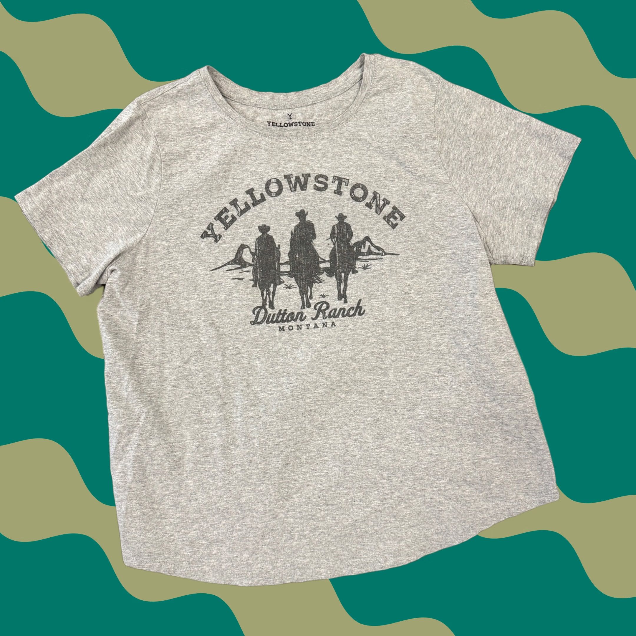 Vintage VINTAGE Yellowstone Graphic T-Shirt XL Women Heather Gray Crew Neck Short Sleeve Raglan Sleeve Size XL / US 12-14 / IT 48-50 - 1 Thumbnail