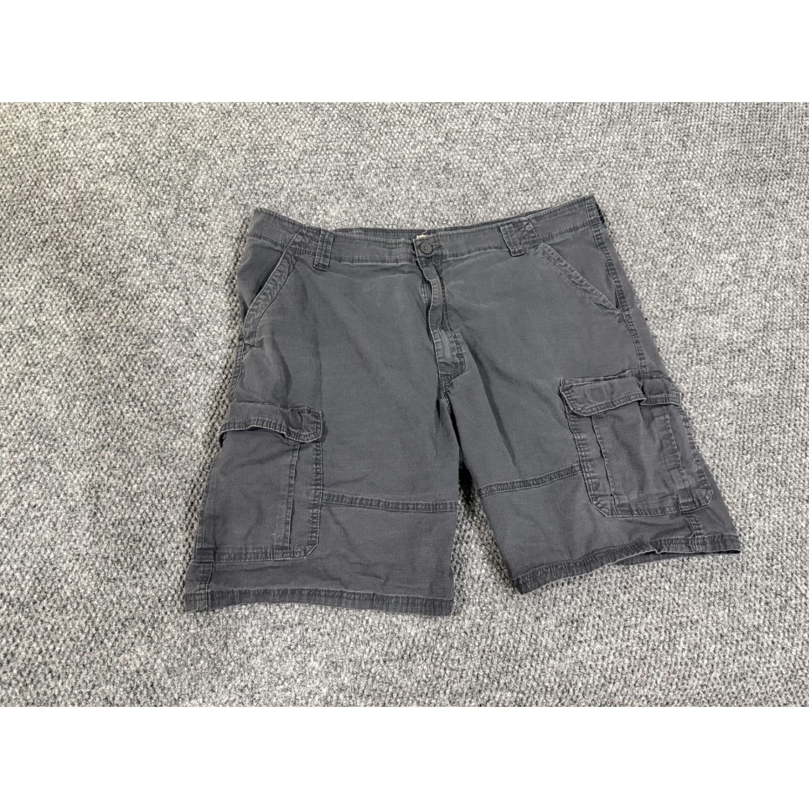 Wrangler Wrangler Authentics Cargo Shorts Mens 42 Gray Canvas Stretch Pockets Size US 42 / EU 58 - 2 Thumbnail