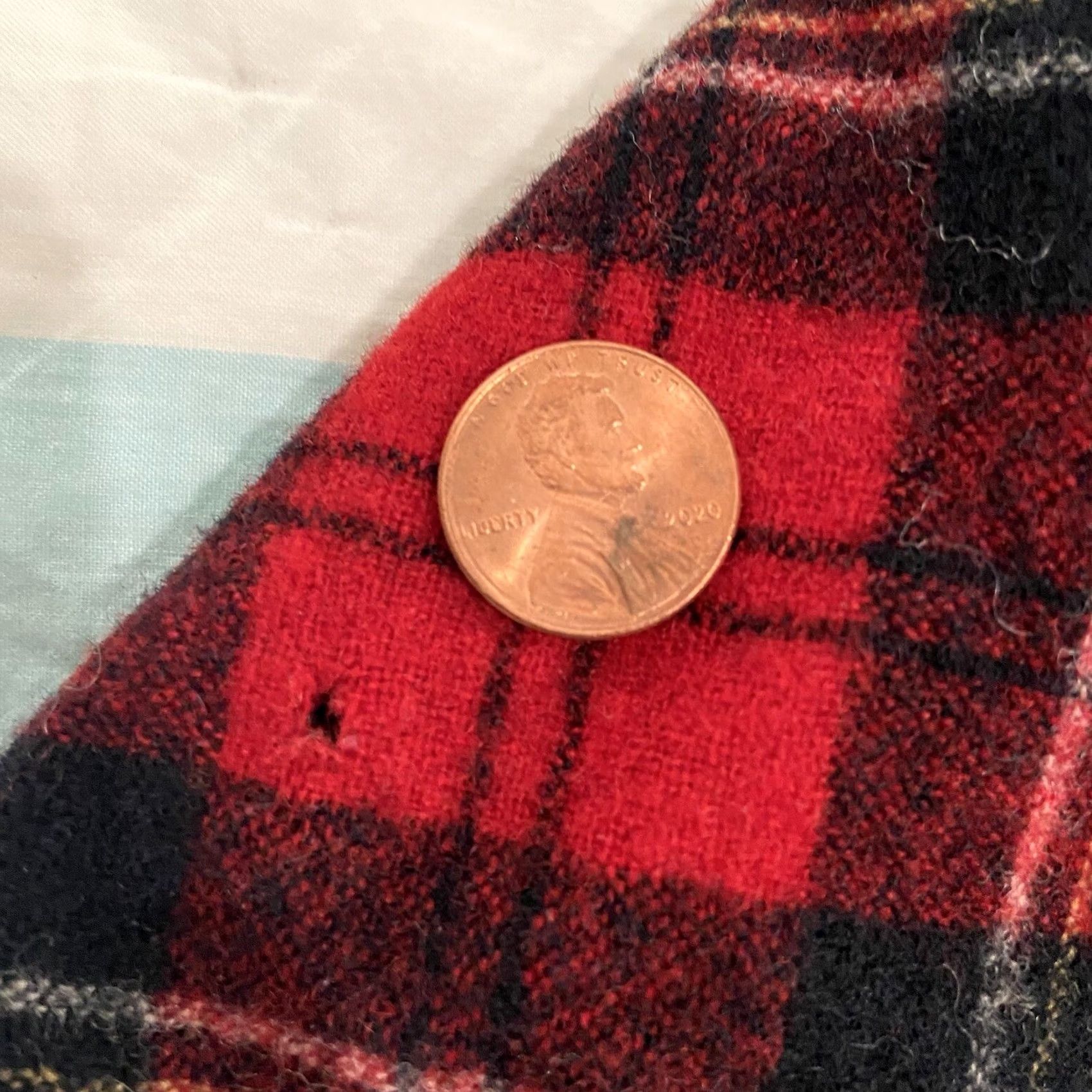 Pendleton VTG Pendleton Board Shirt Mens M Wool Flannel Red Plaid Button-Down with Pockets, Classic Fit, 70s 80s USA Size US M / EU 48-50 / 2 - 6 Thumbnail