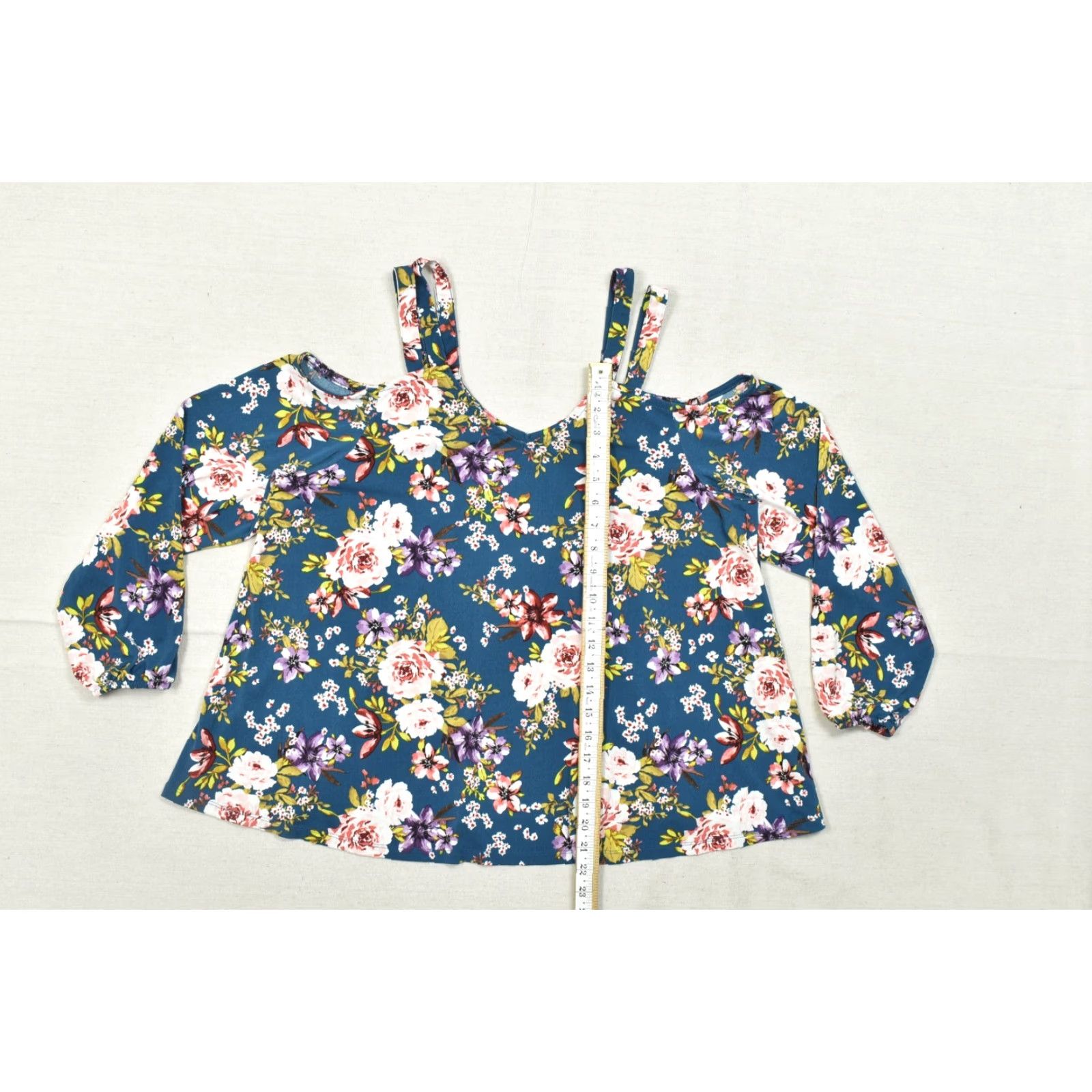 Torrid Torrid Blouse Blue Floral Cold Shoulder V-Neck Long Sleeve Top Women Plus Size 0 Size XS / US 0-2 / IT 36-38 - 2 Thumbnail