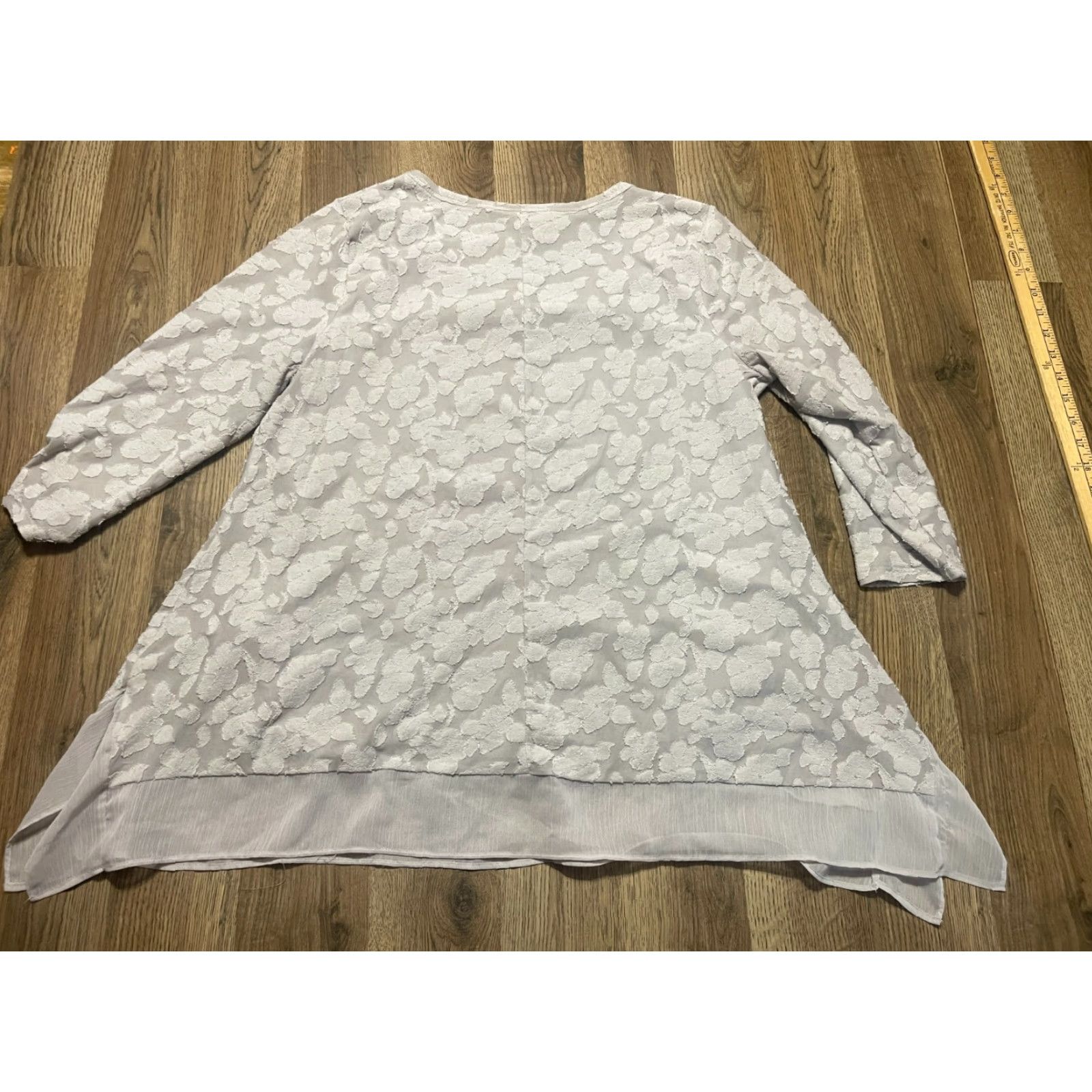 Vintage Vera Wang Blouse Simply Vera Women's Large Gray 3/4 Sleeve Textured Casual Regular Size L / US 10 / IT 46 - 2 Thumbnail