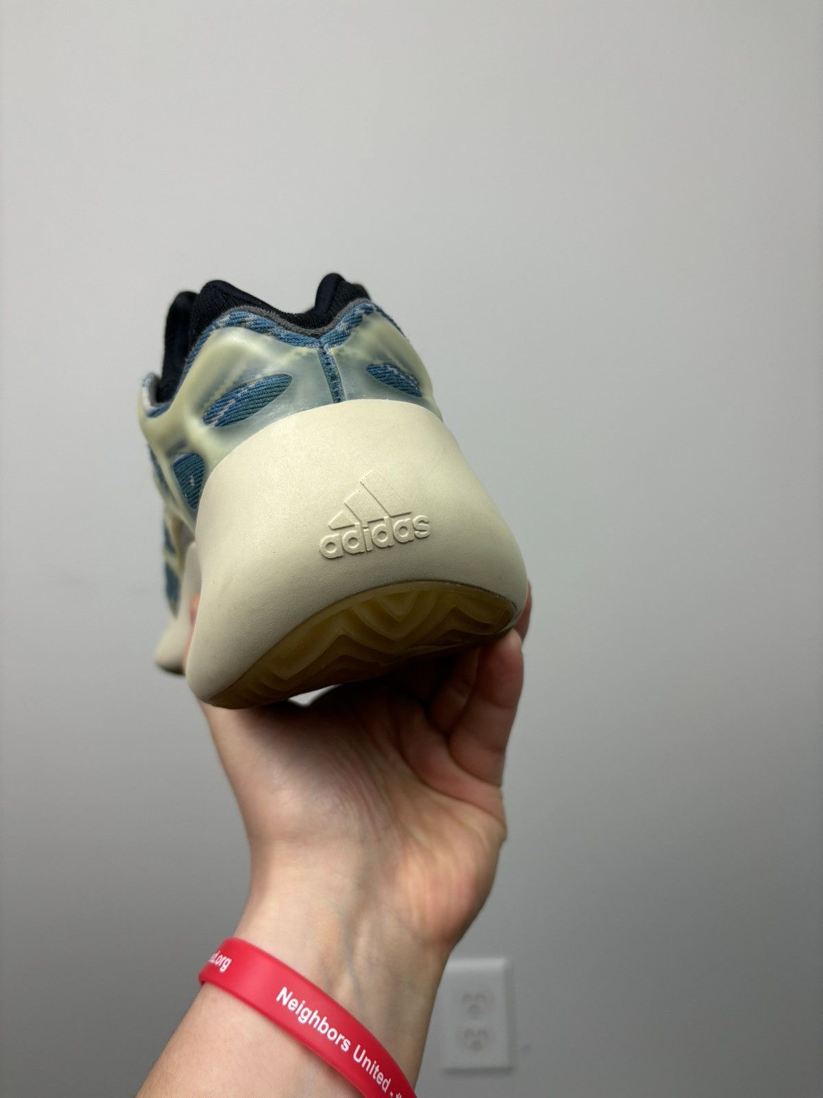 Adidas Adidas yeezy 700 v3 kyanite Size US 8 / EU 41 - 6 Thumbnail