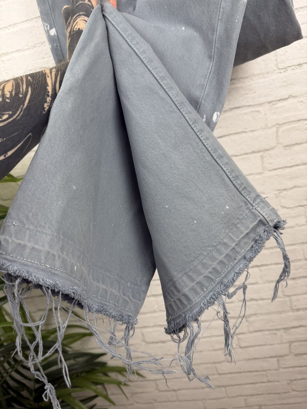 Levi's (33x33) PAINT THRASHED FADED Blue Levi’s 501 Jeans Size US 33 - 8 Thumbnail