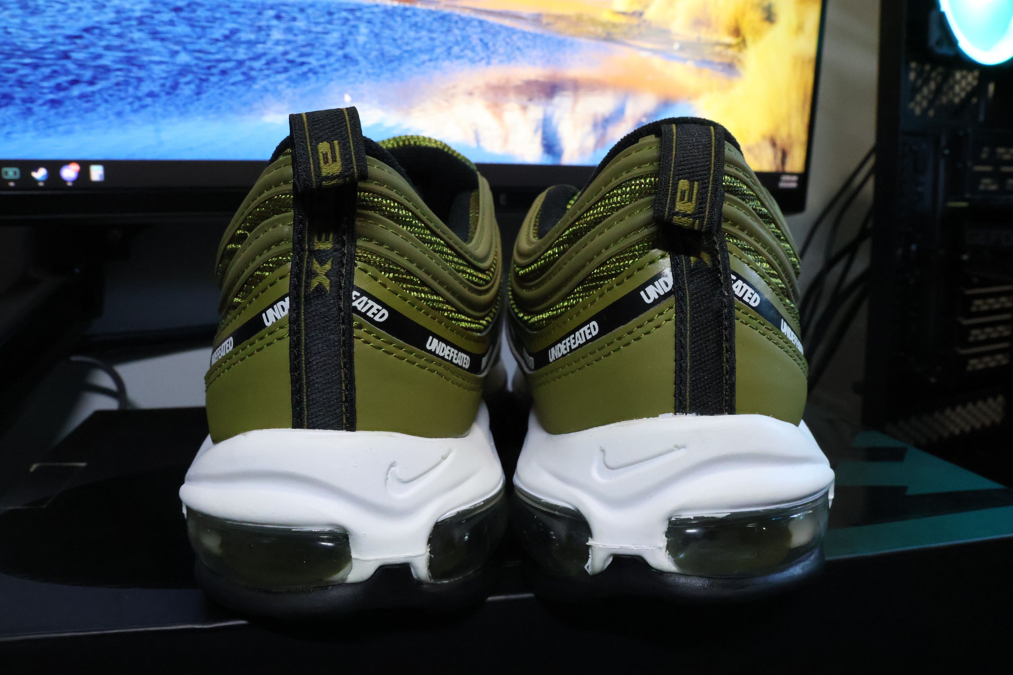 Nike × Undefeated Size 12.5 - Undefeated x Nike Air Max 97 Militia Green Size US 12.5 / EU 45-46 - 5 Thumbnail