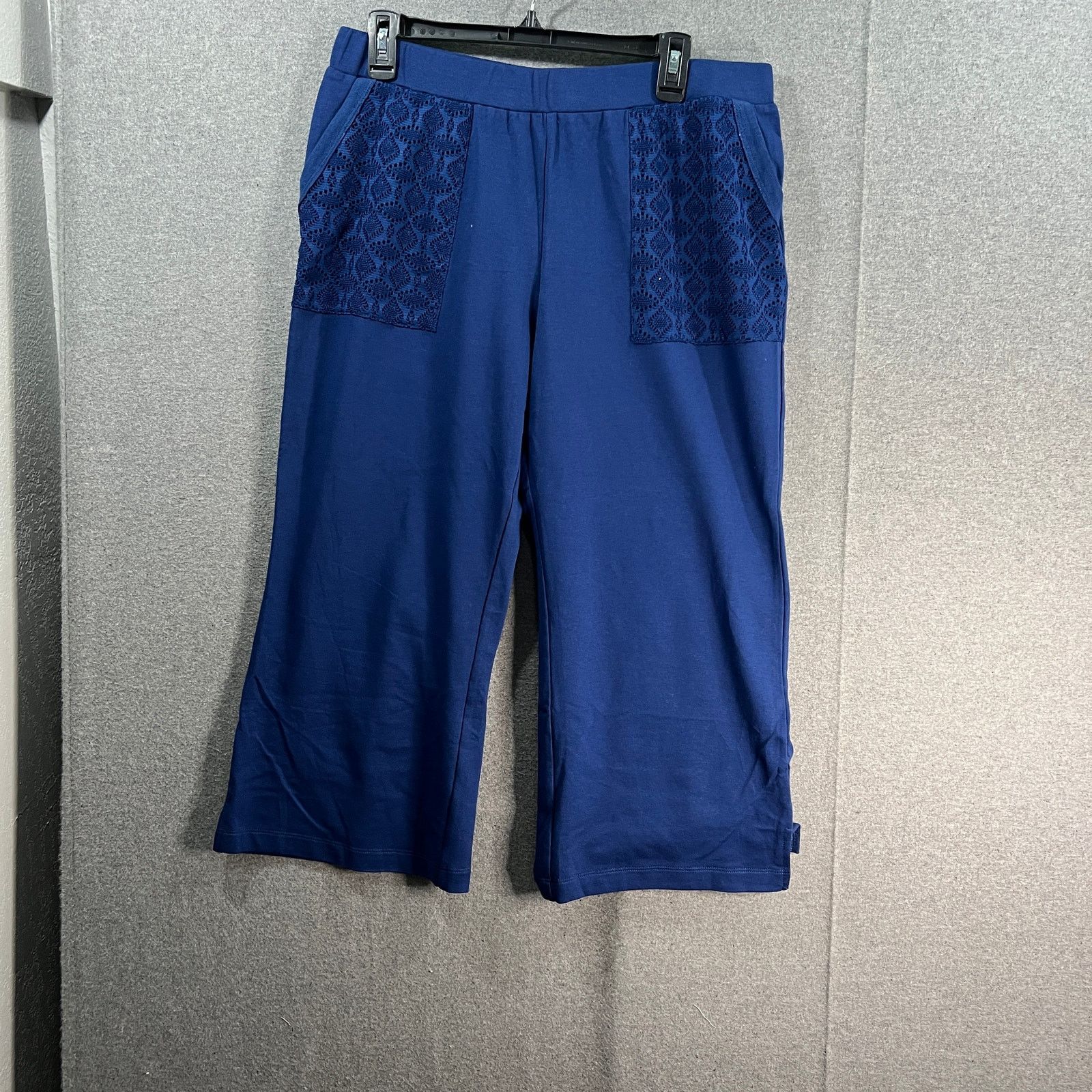 Other LOGO Lounge by Lori Golstein Petite Crop Pants With Eyel Size 27" / US 4 / IT 40 - 1 Thumbnail