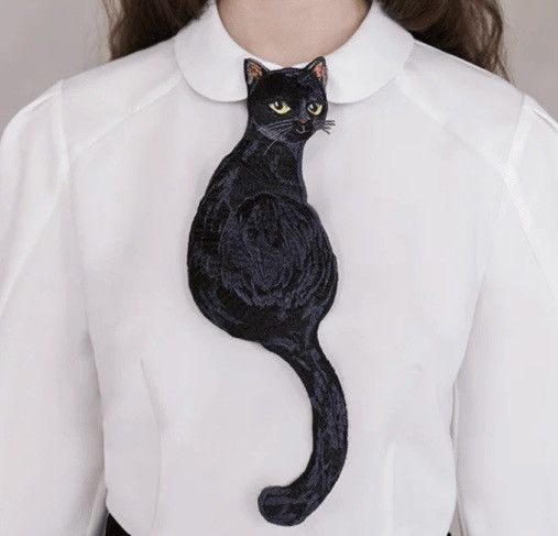 Other A Cat That Follows No One… Except You Size ONE SIZE - 1 Thumbnail