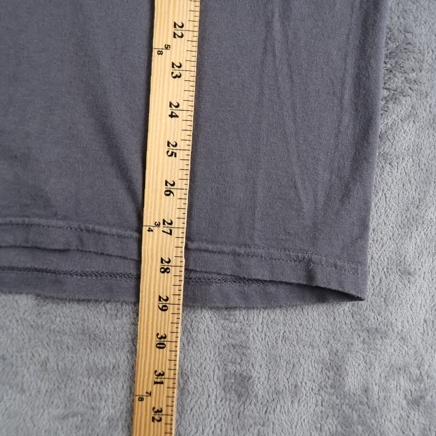 Vintage VINTAGE Batman T-Shirt Mens L Gray Logo Movie 2000s Warner Bros Shirt Short Sleeve Crew Neck Size US L / EU 52-54 / 3 - 6 Thumbnail