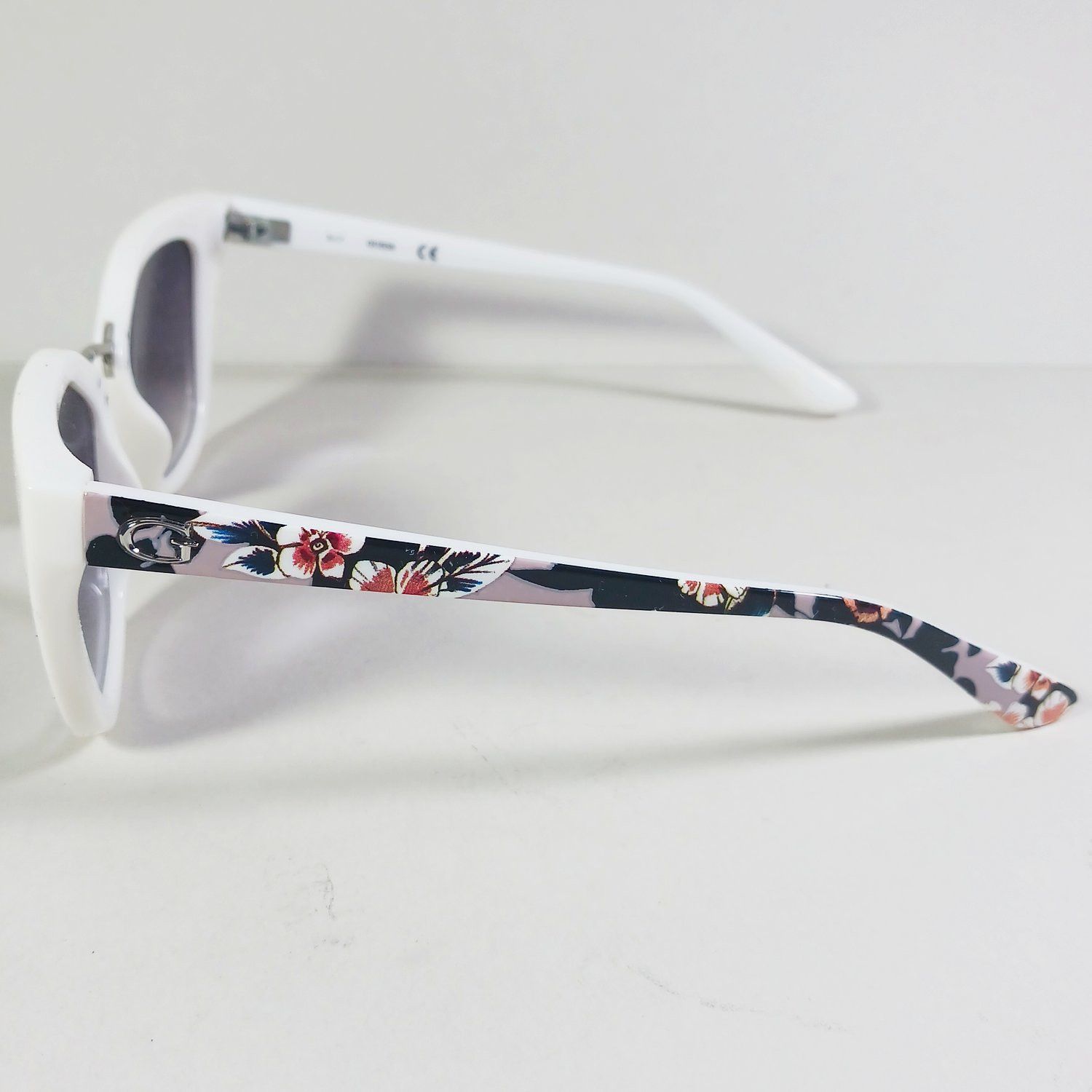 Guess Guess GU 7541 21W White Floral Motif Sunglasses w/Case Size ONE SIZE - 7 Thumbnail