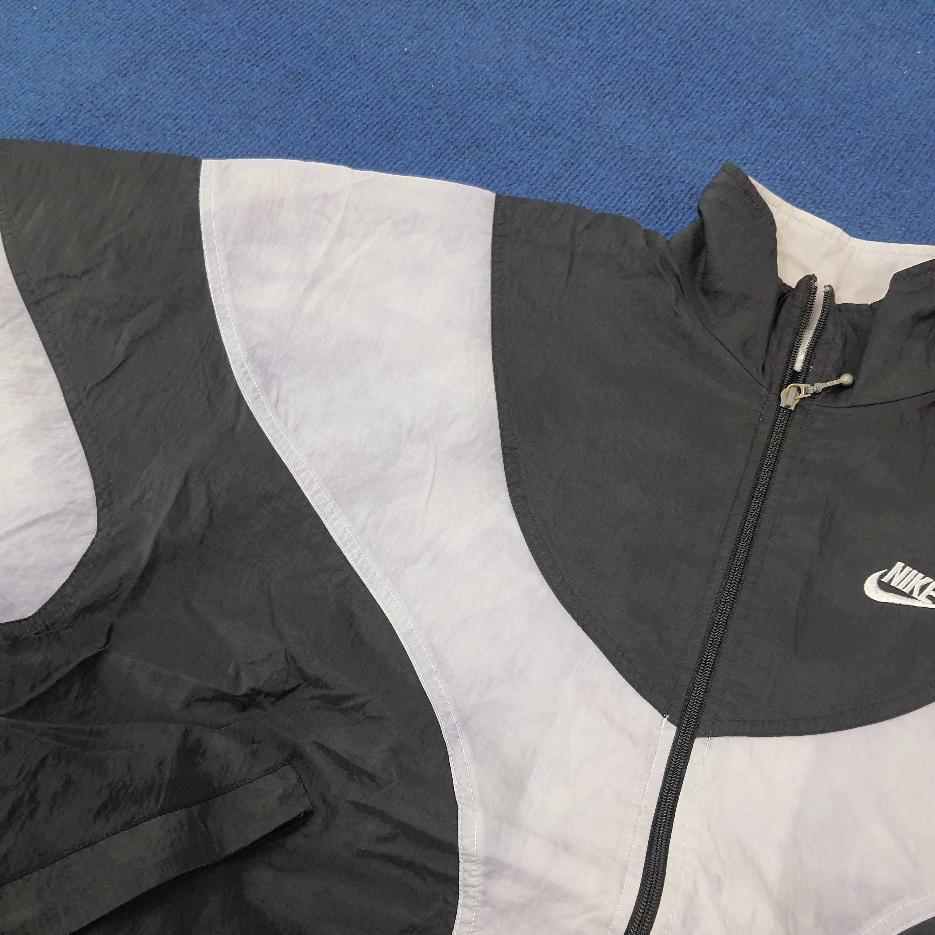 Nike × Vintage Vintage Nike Sports Outdoor Jacket C232N5 Size US XL / EU 56 / 4 - 10 Thumbnail