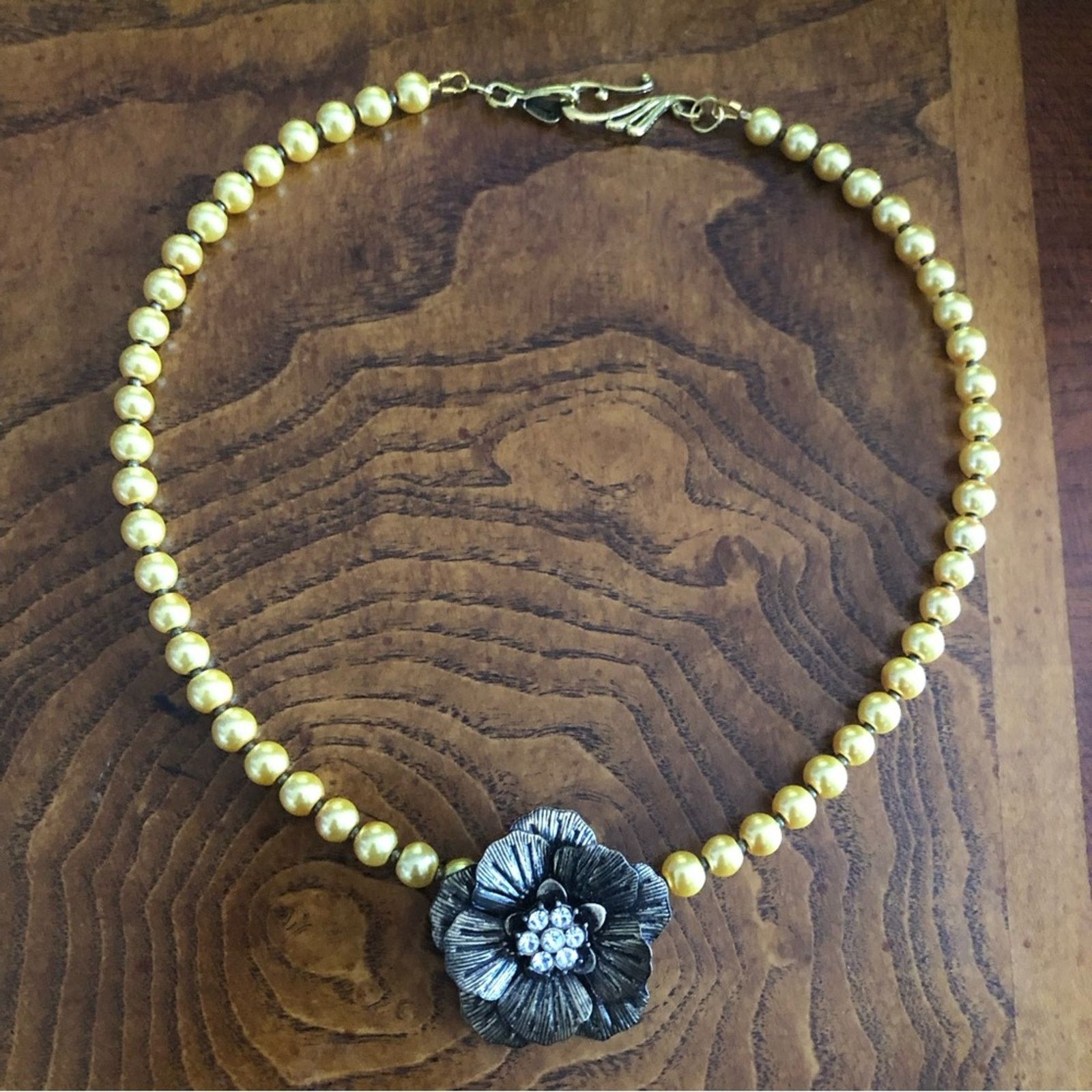 Handmade Handcrafted repurpose mellow yellow pendant Pearl necklace Size ONE SIZE - 9 Thumbnail