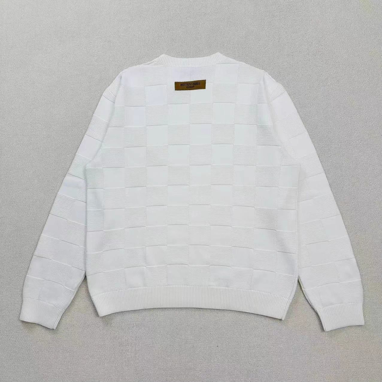 Louis Vuitton Louis Vuitton pin-embroidered logo knit sweater XL Size US XL / EU 56 / 4 - 2 Thumbnail
