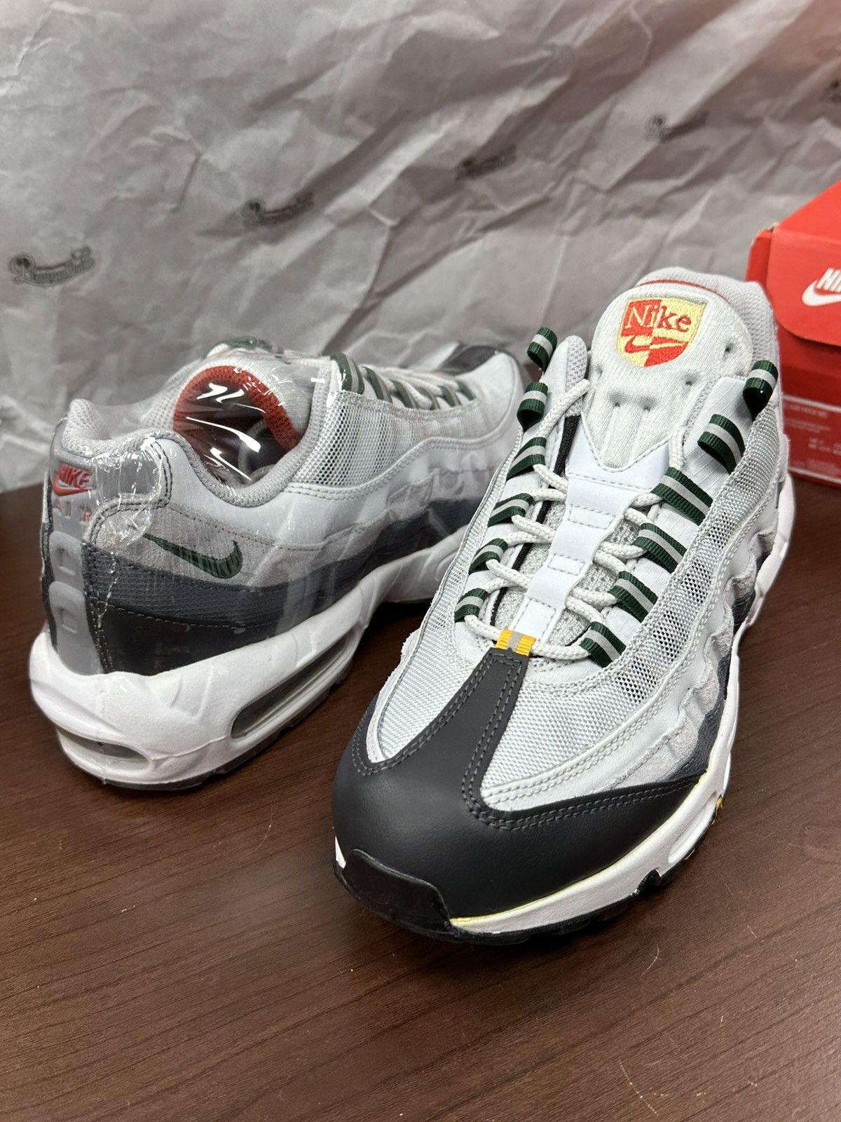 Nike Size 9 - Nike Air Max 95 Pure Platinum Gorge Green Size US 9 / EU 42 - 2 Thumbnail