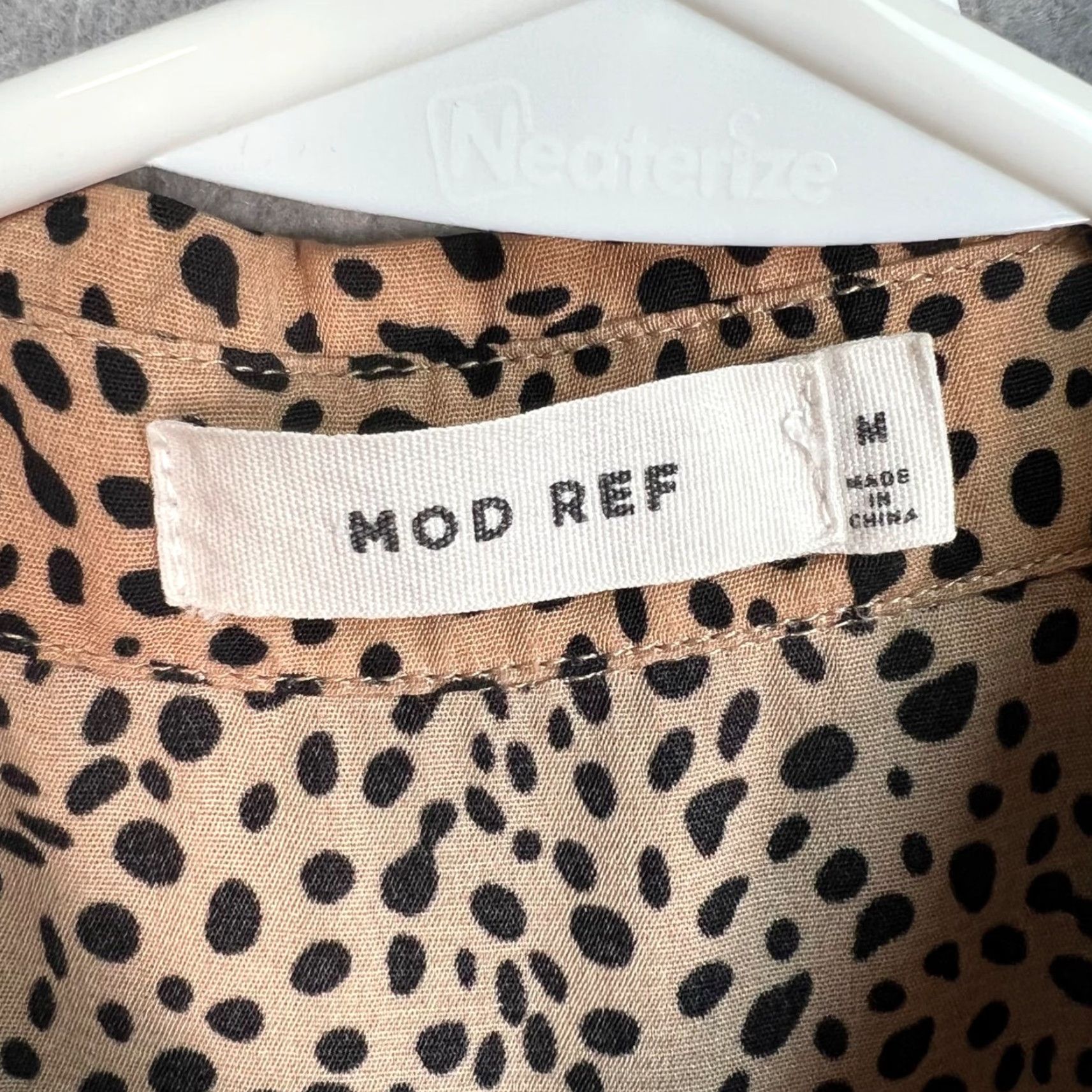 Vintage VINTAGE Mod Ref Womens Medium Spotted Animal Print Short Sleeve Button-Up Shirt Size M / US 6-8 / IT 42-44 - 3 Thumbnail