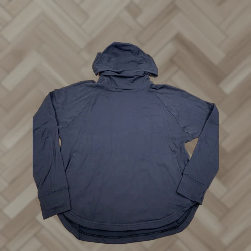 Lululemon Lululemon Hoodie Women 10 Black Pullover Casual Activewear Hooded Pockets Long Sleeve Size L / US 10 / IT 46 - 1 Thumbnail