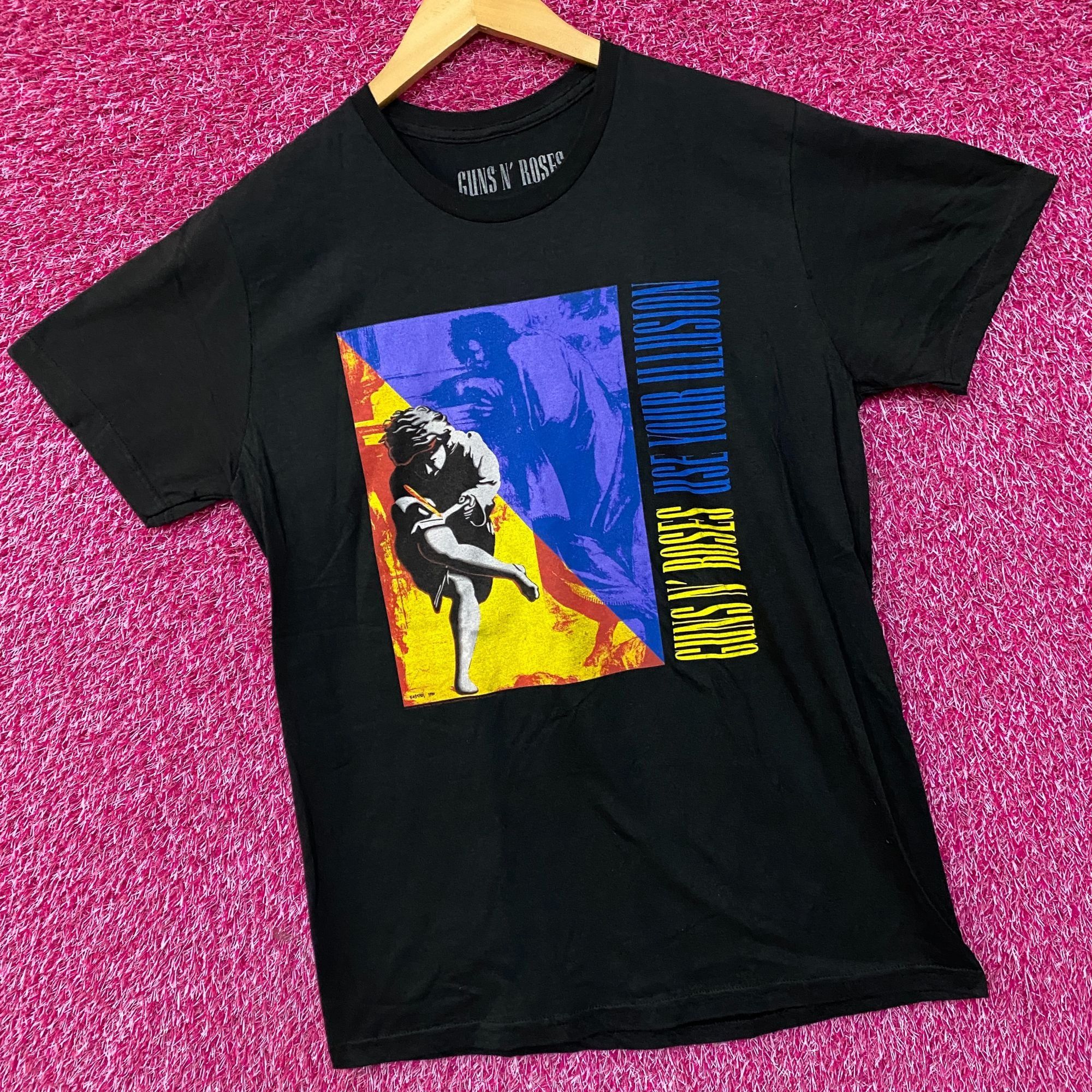 Guns N' Roses Guns N' Roses' Use Your Illusion Album Art T-Shirt Medium Size US M / EU 48-50 / 2 - 3 Thumbnail