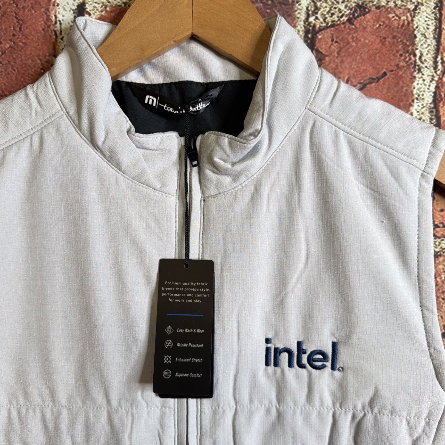 TravisMathew Travis Mathew Vest Men M Cold Bay Embroidered Logo Gray Zip Full Zip Insulated Pockets Stand-Up Collar Outdoor Hiking NWT INTEL Vintage No N/A Size US M / EU 48-50 / 2 - 2 Thumbnail
