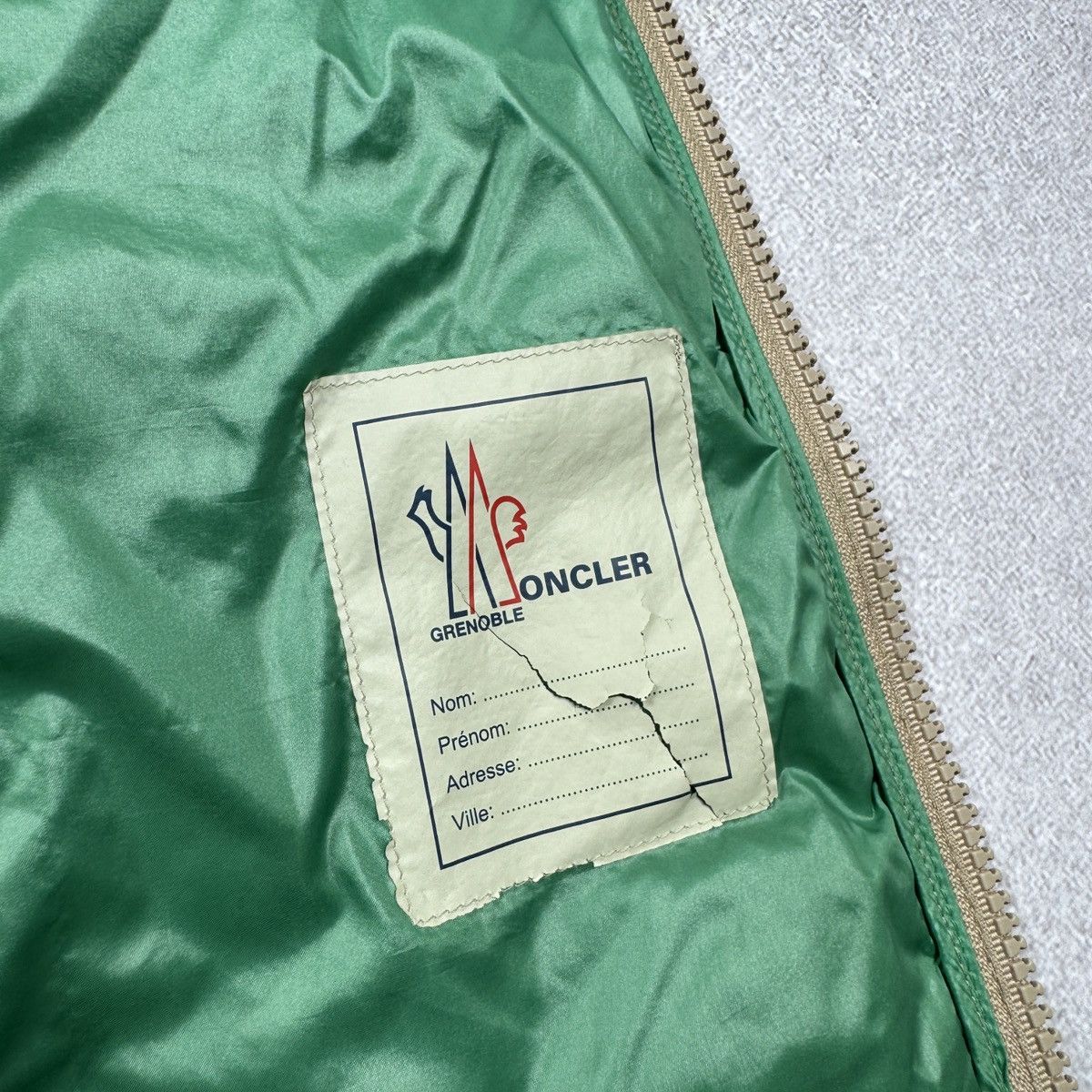 Moncler Original Moncler Dinan Gilet Grenoble Full Zip Puffer Size 5 Size XL / US 12-14 / IT 48-50 - 13 Thumbnail