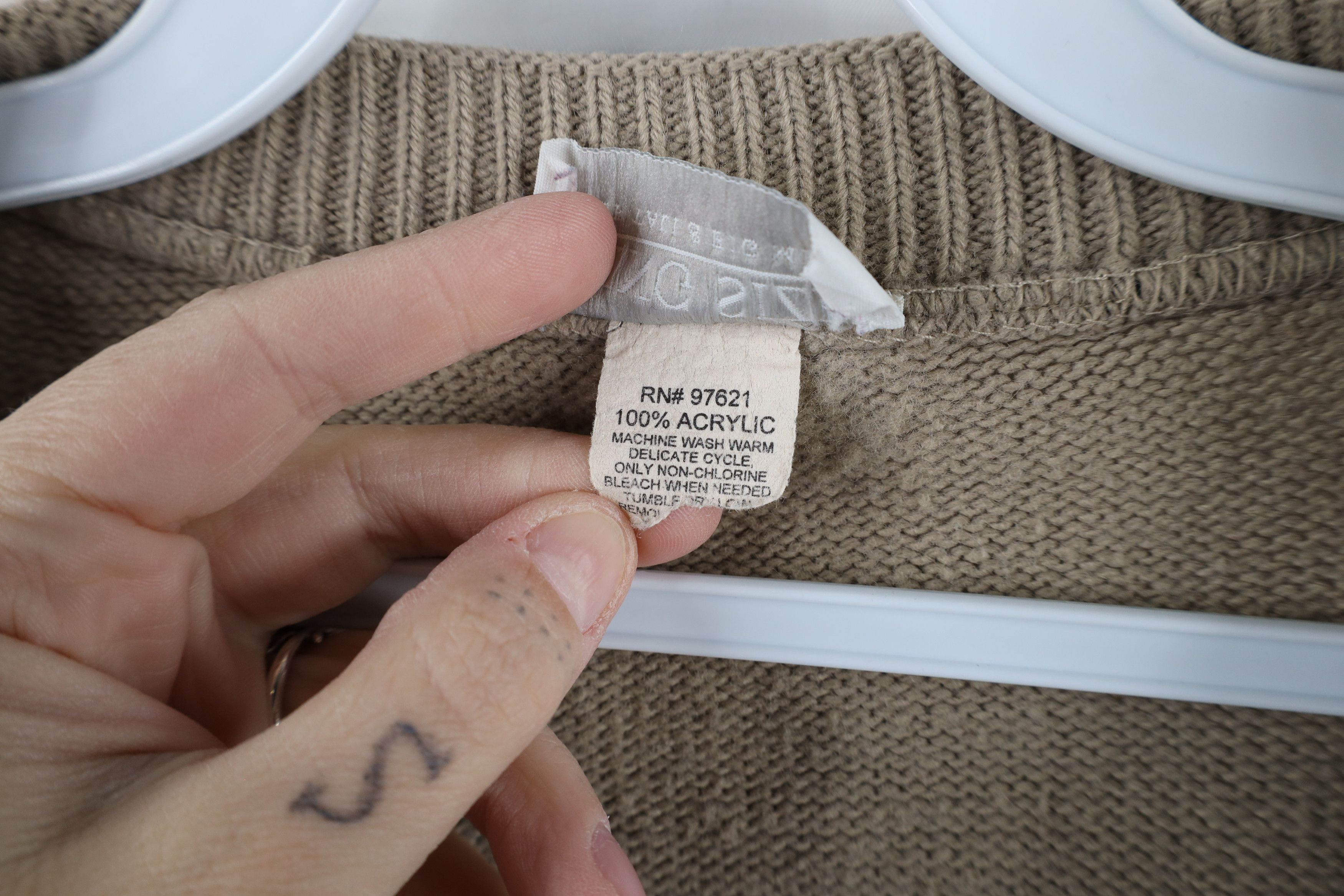 Vintage Vintage 90s Streetwear Blank Knit V-Neck Sweater Beige Size US XXL / EU 58 / 5 - 6 Thumbnail
