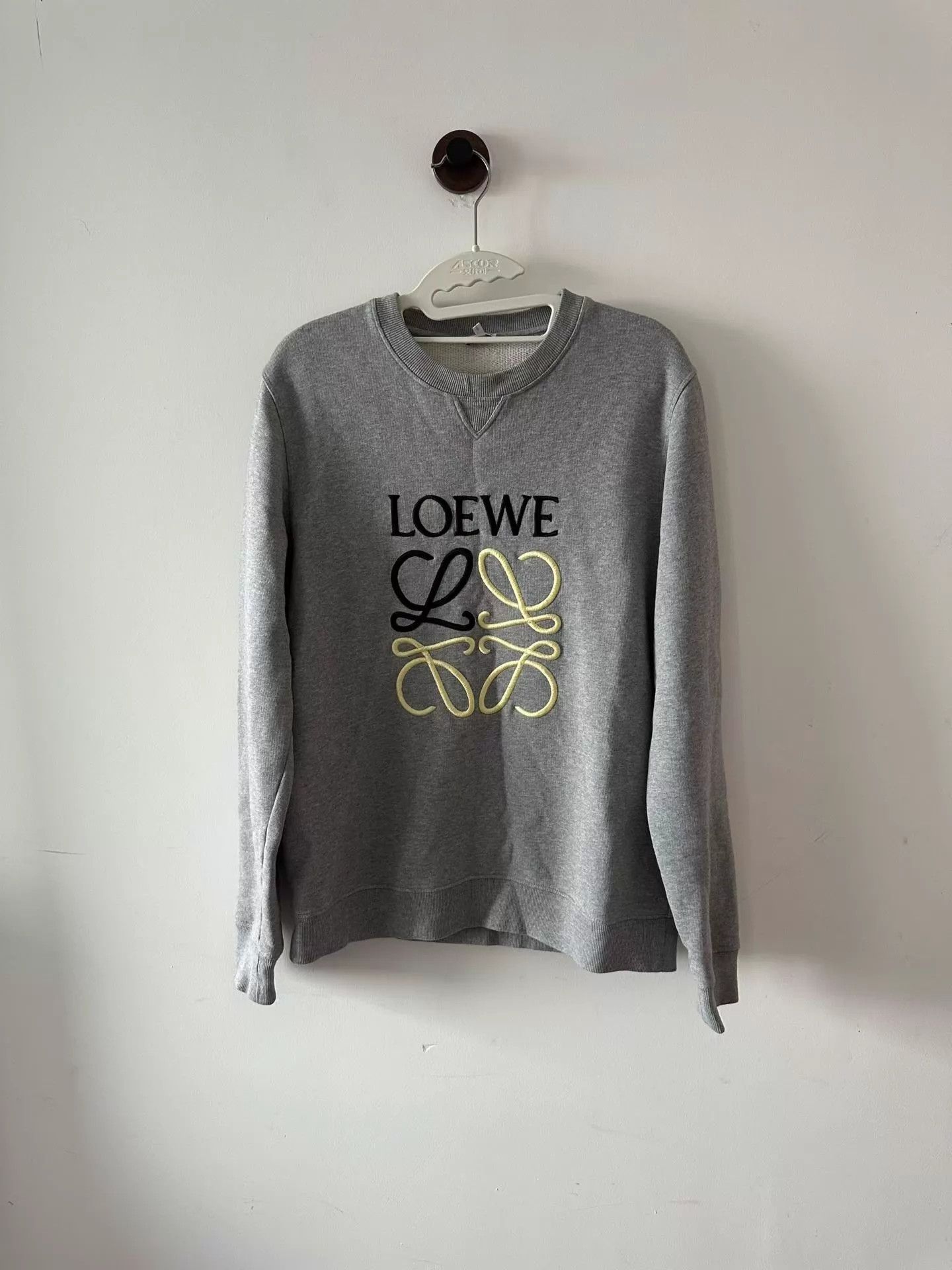 Loewe LOEWE gray colorblocked embroidered sweatshirt M 98 new Size US M / EU 48-50 / 2 - 1 Thumbnail