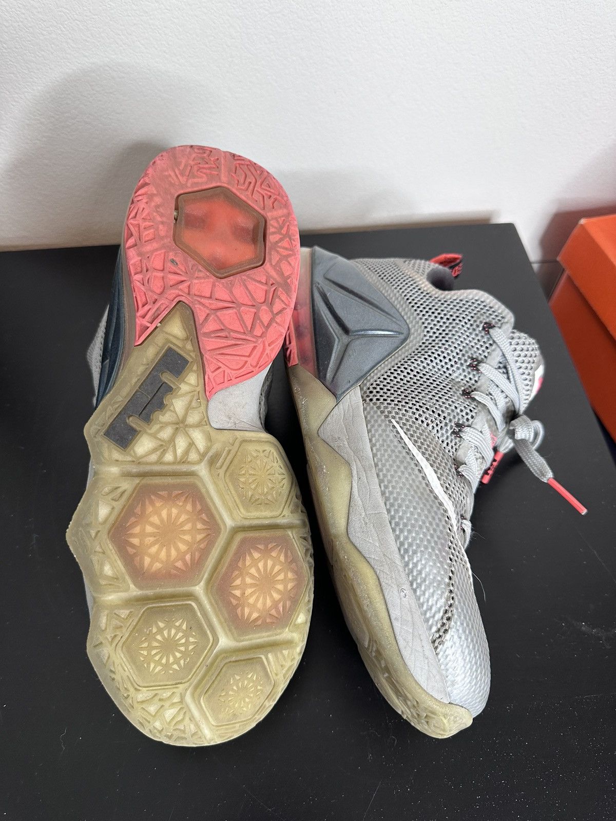 Nike LeBron 12 low Size US 10 / EU 43 - 4 Thumbnail